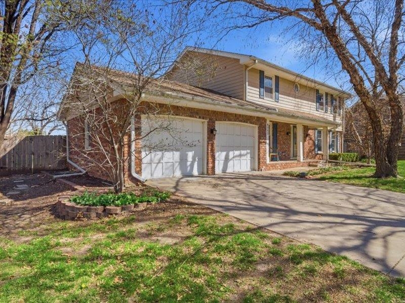 8302 E Limerick Wichita KS 67206