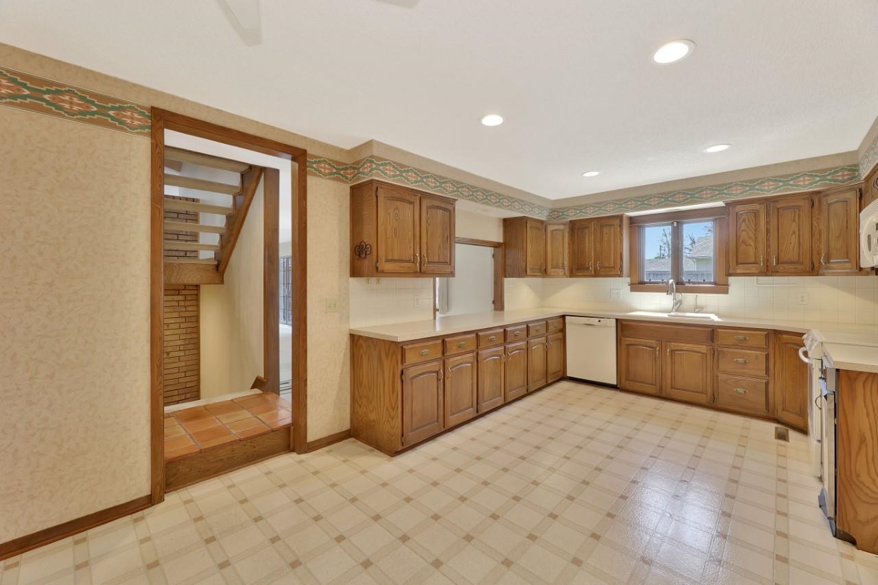 6915 E 14th Street N Wichita KS 67206