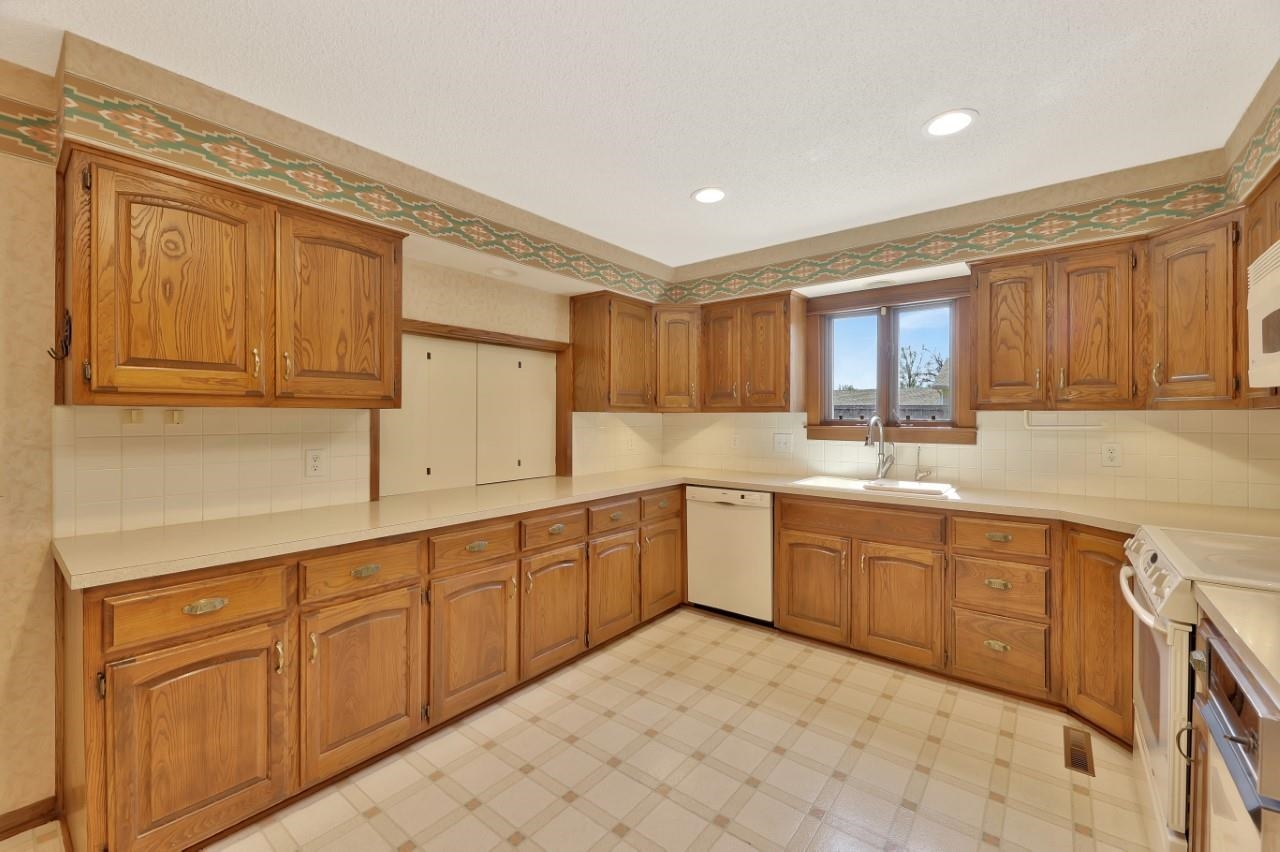 6915 E 14th Street N Wichita KS 67206