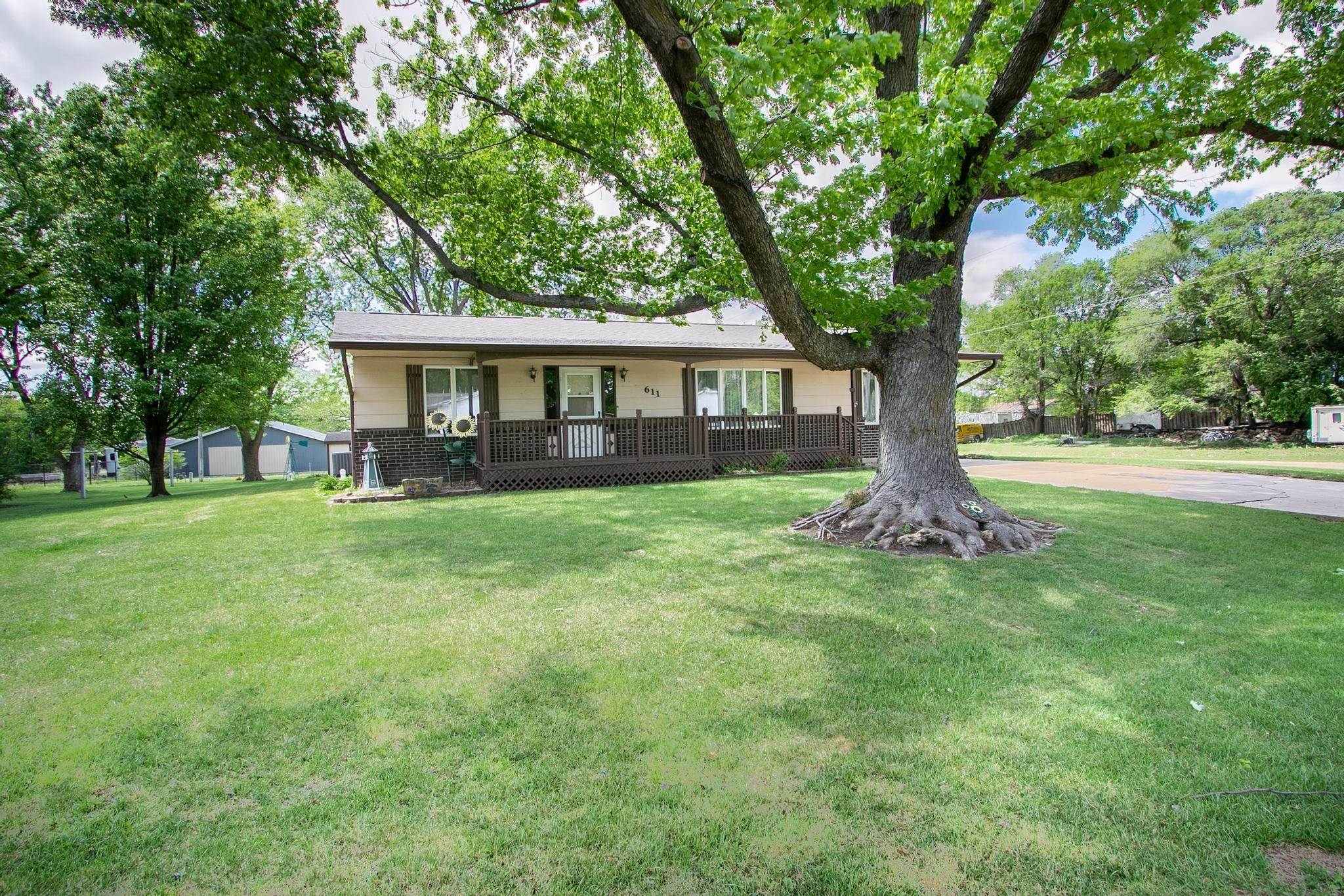 611 Chestnut Peabody KS 66866