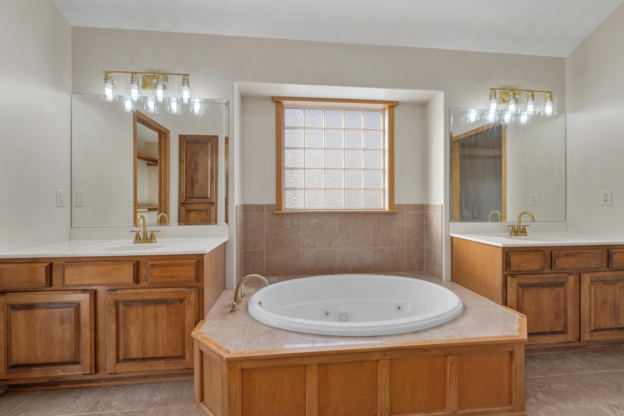 757 S Meridian Road Wellington KS 67152
