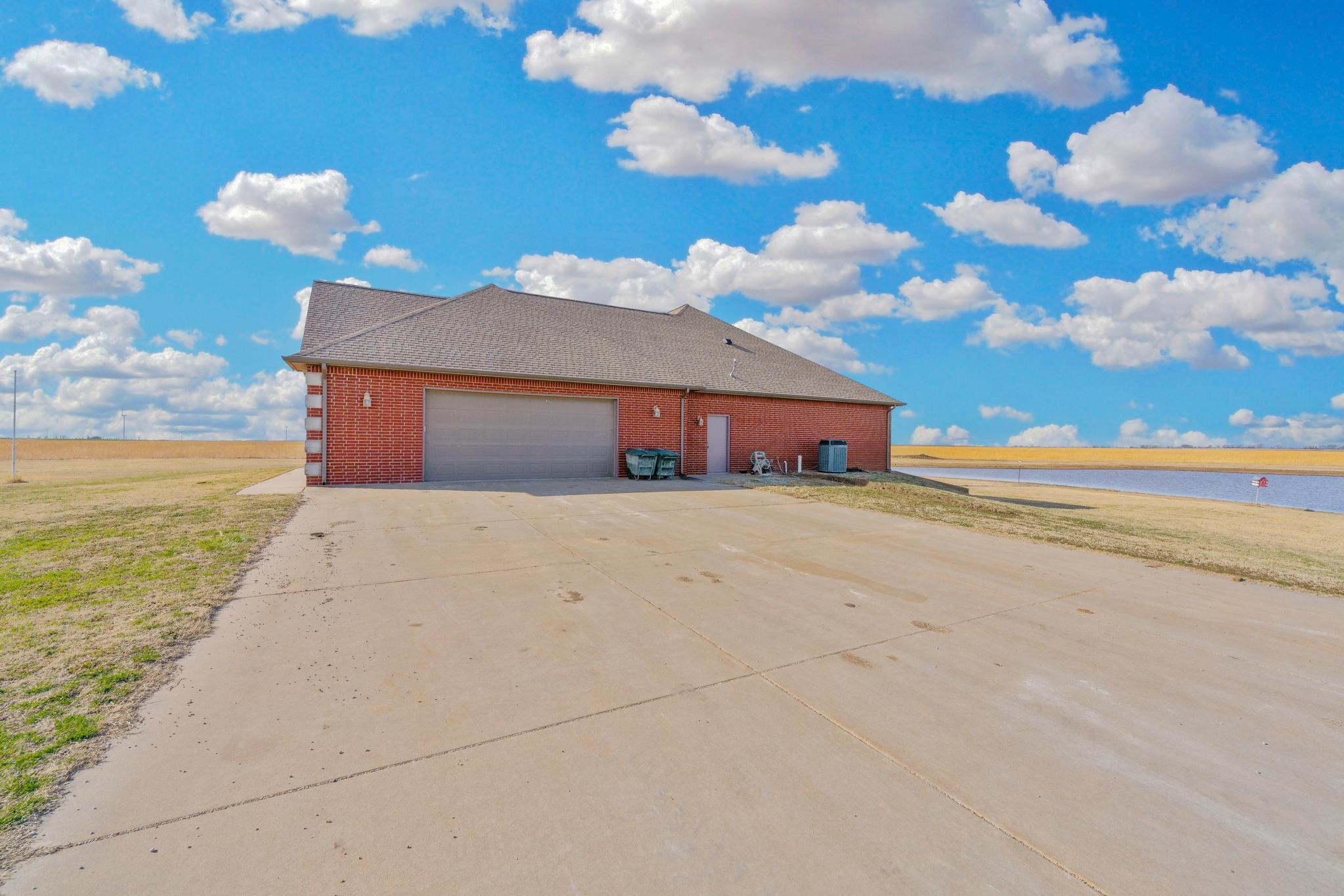 757 S Meridian Road Wellington KS 67152