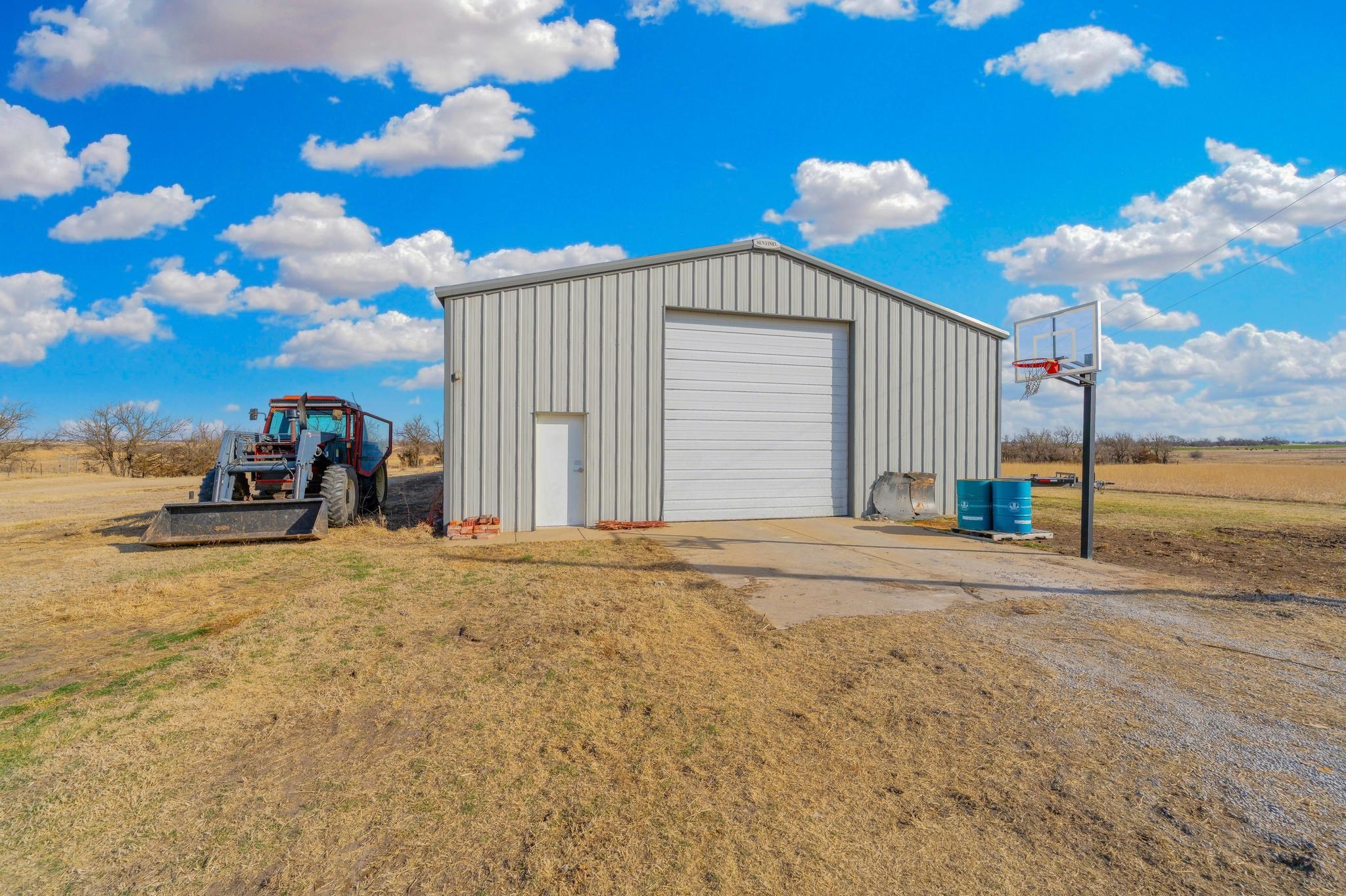 757 S Meridian Road Wellington KS 67152
