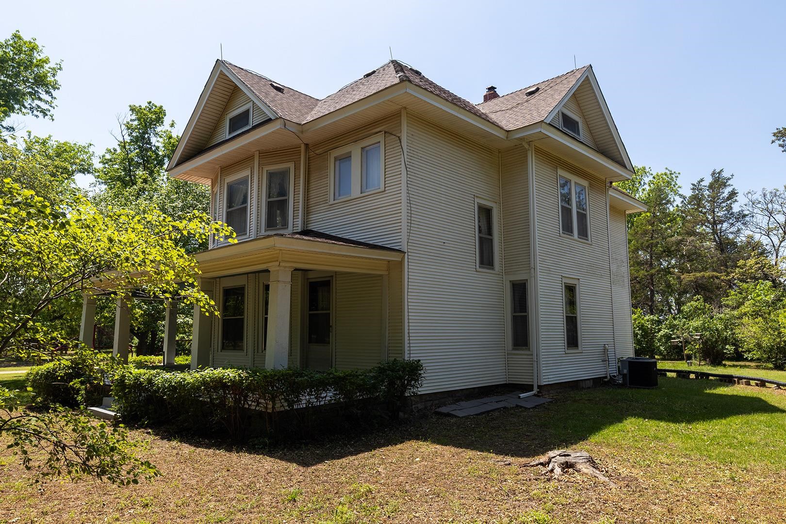 2107 N 135th Wichita KS 67235