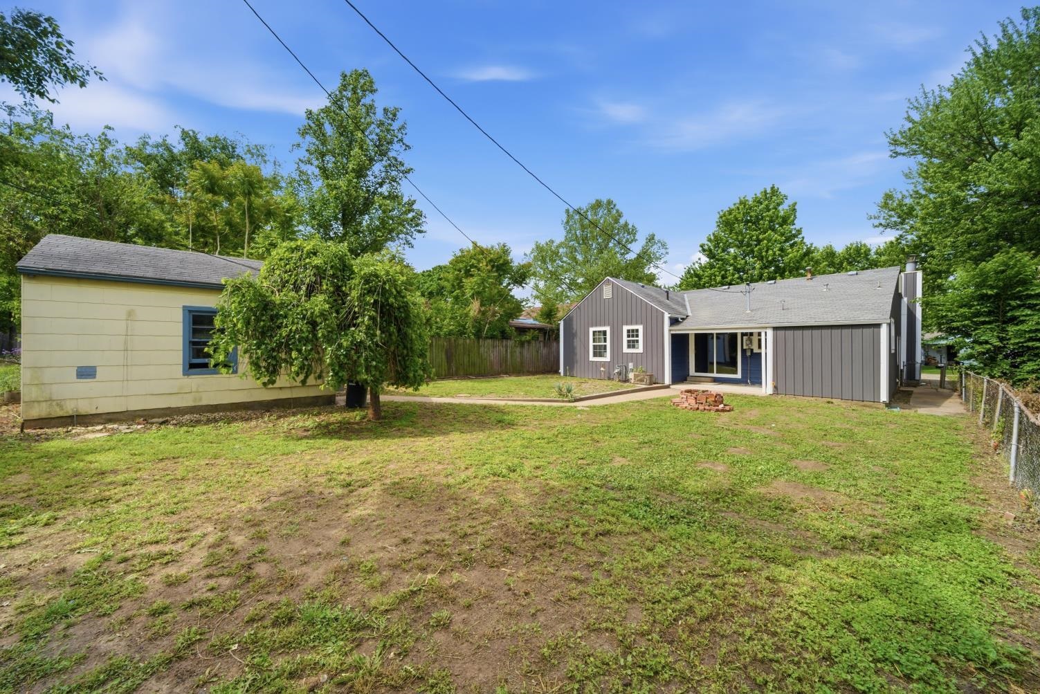 1612 N Cron Augusta KS 67010