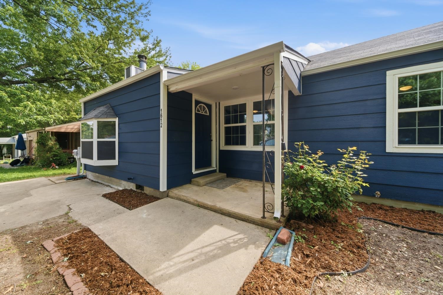 1612 N Cron Augusta KS 67010