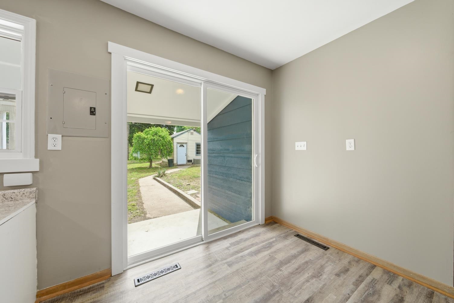 1612 N Cron Augusta KS 67010