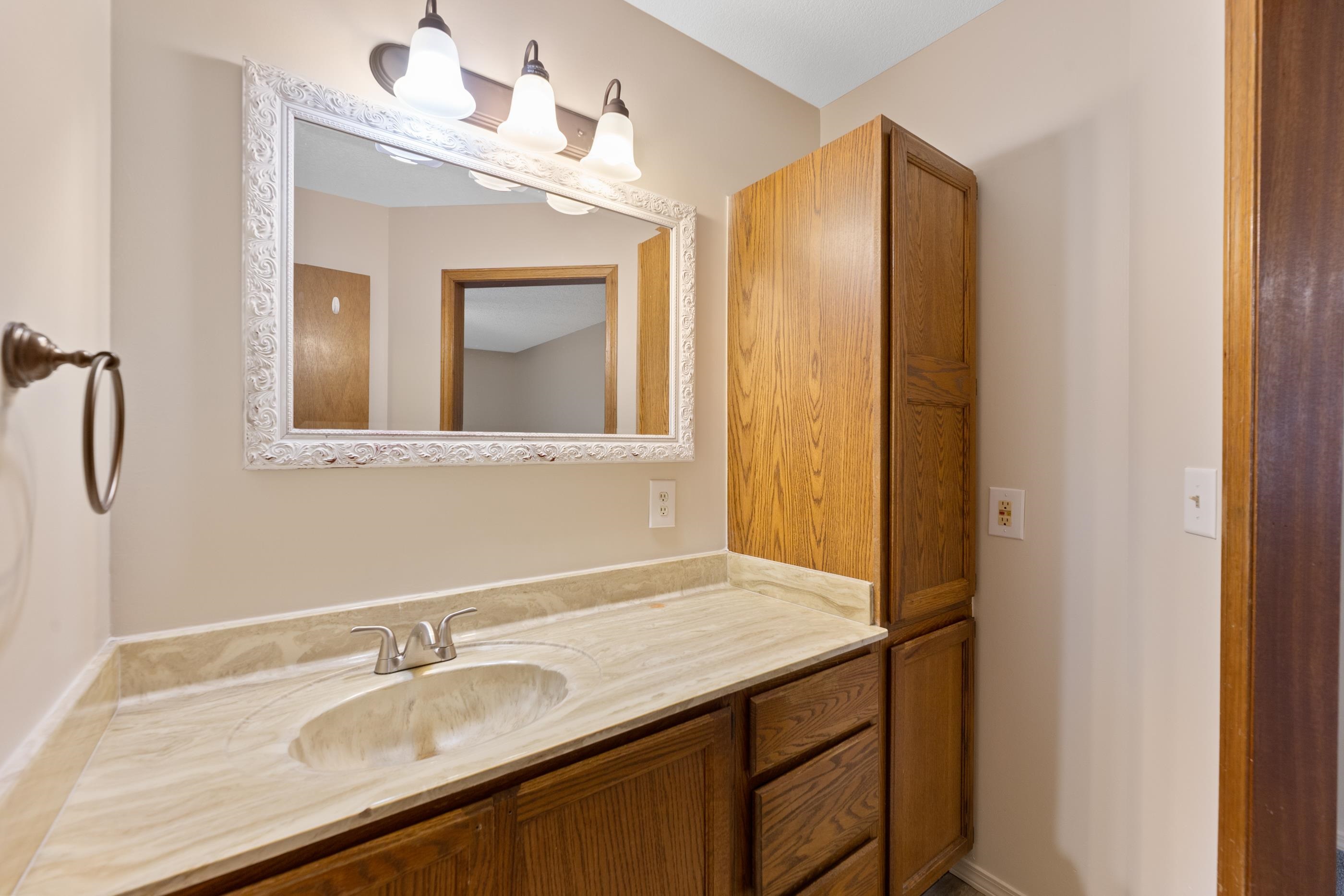 2316 S Linden Circle Wichita KS 67207