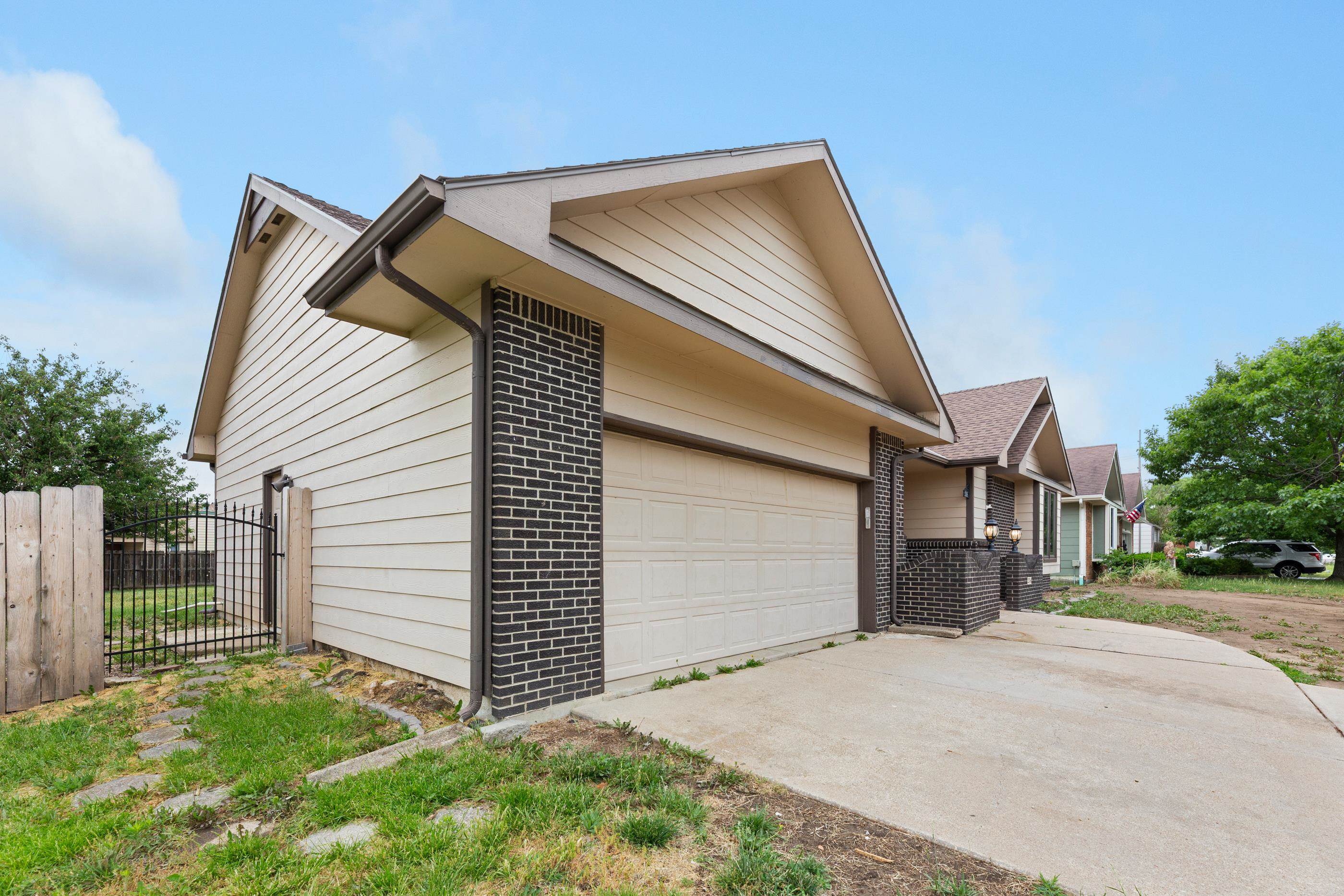 2316 S Linden Circle Wichita KS 67207