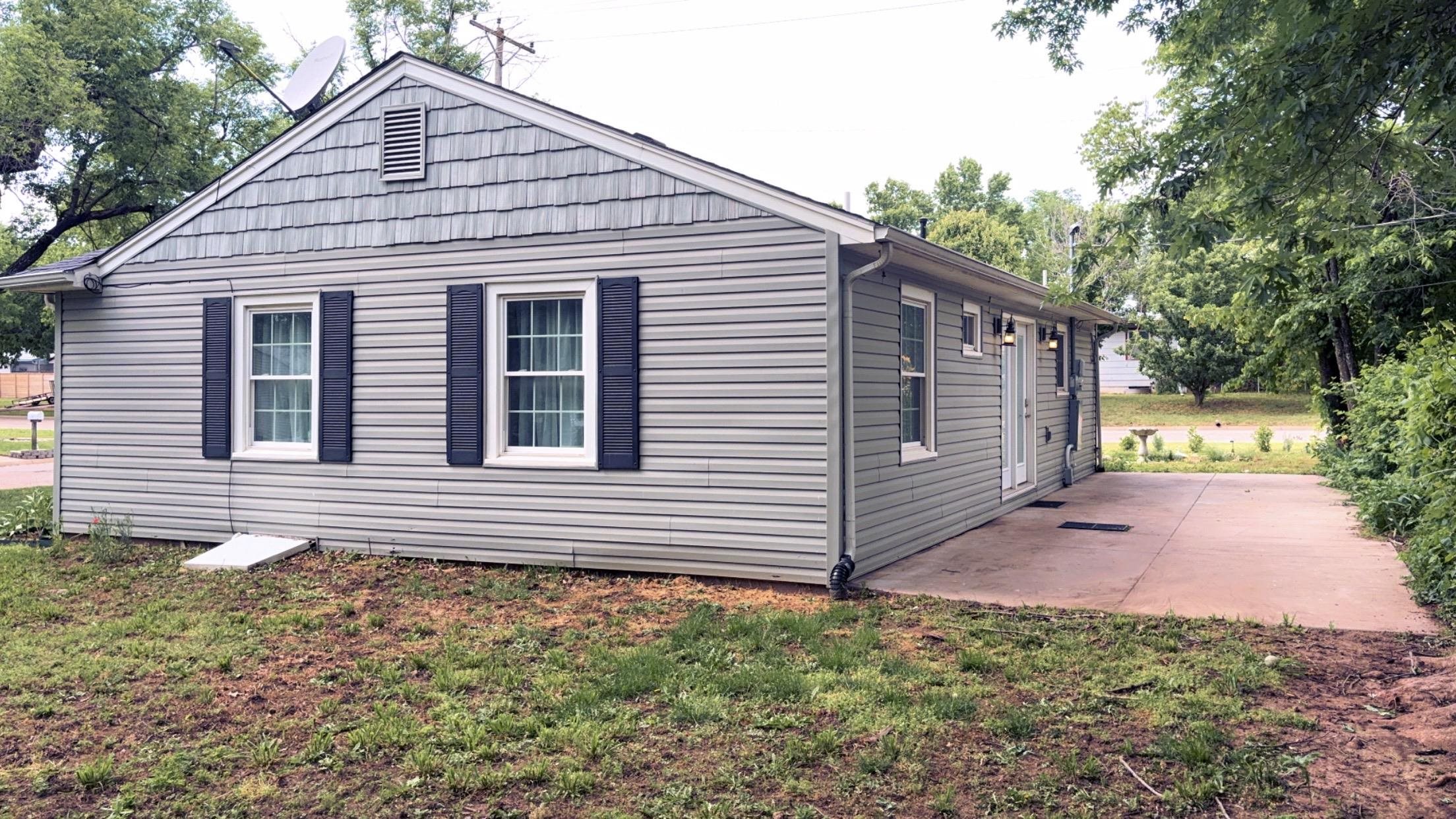 1302 Shelden El Dorado KS 67042