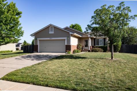 2212 E Carriage Drive Derby KS 67037