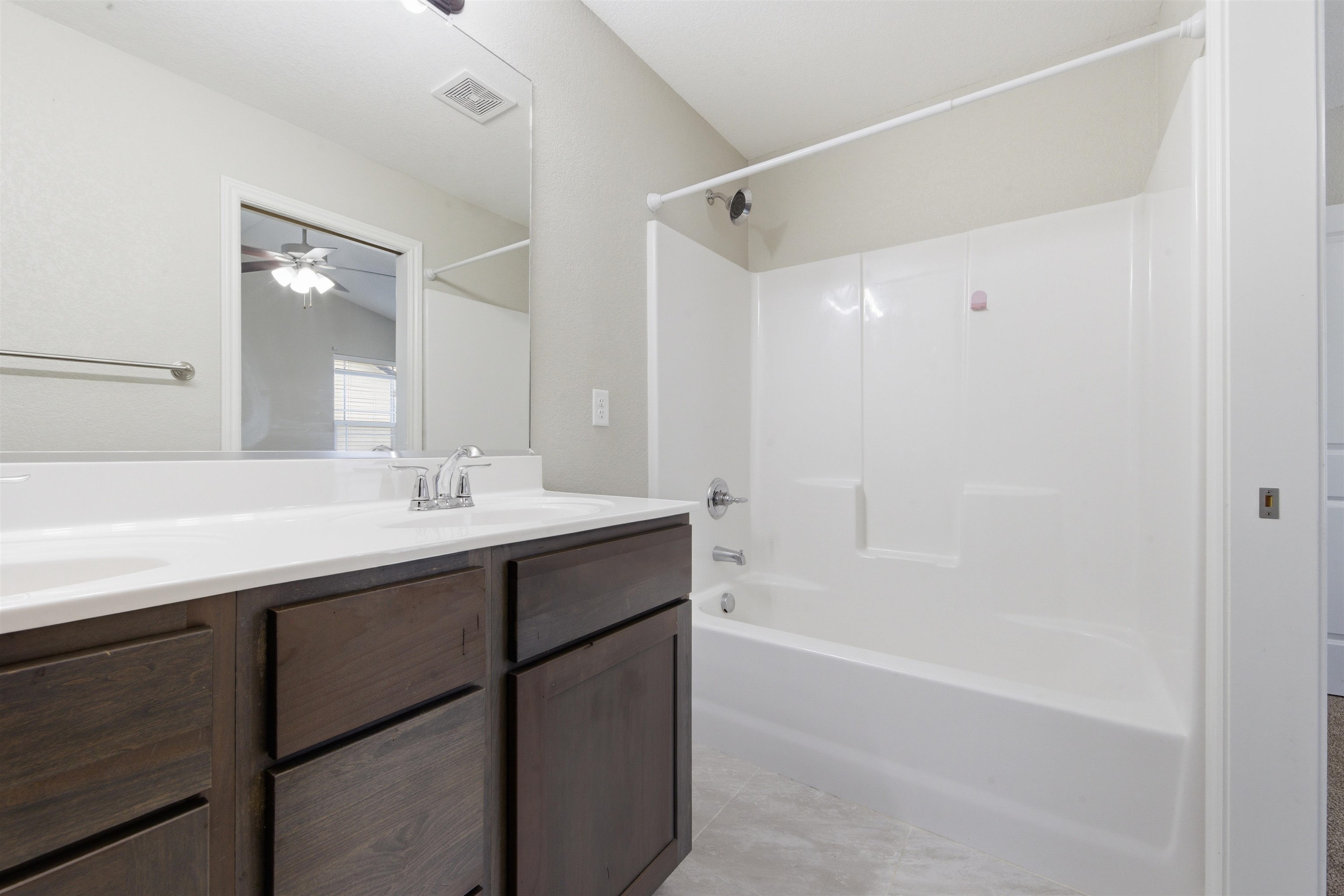 516 E Shade Andover KS 67002