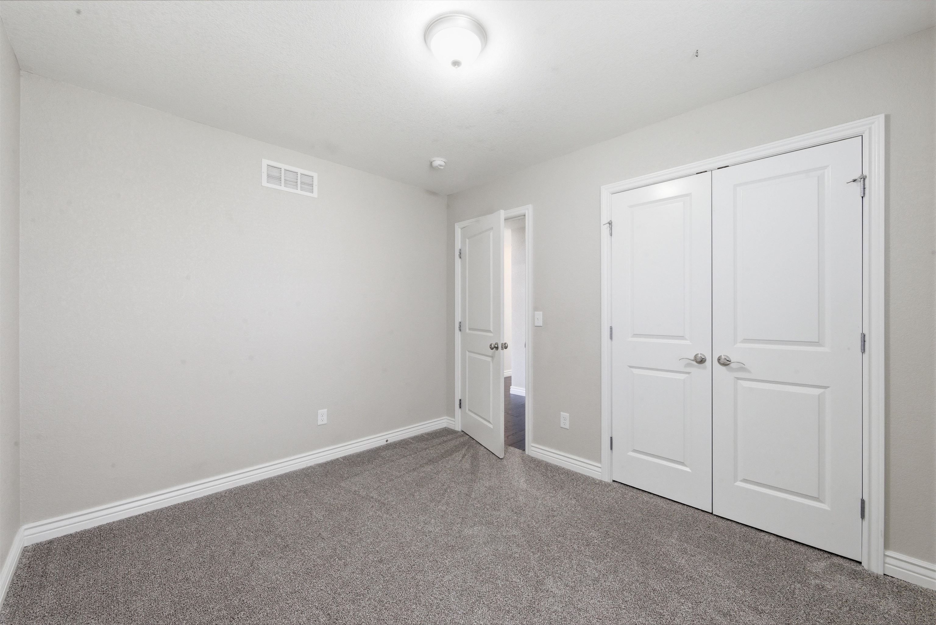 516 E Shade Andover KS 67002
