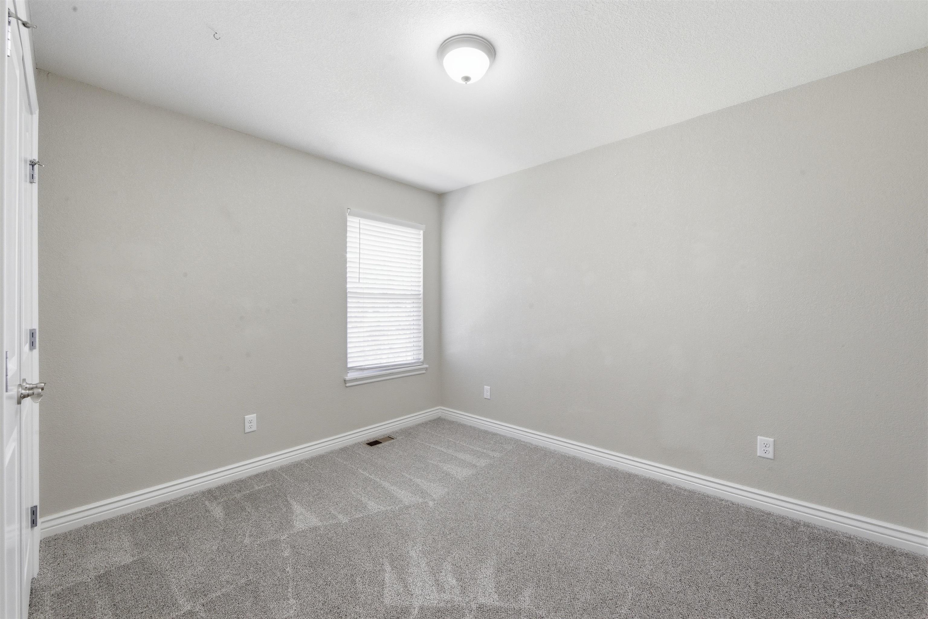 516 E Shade Andover KS 67002