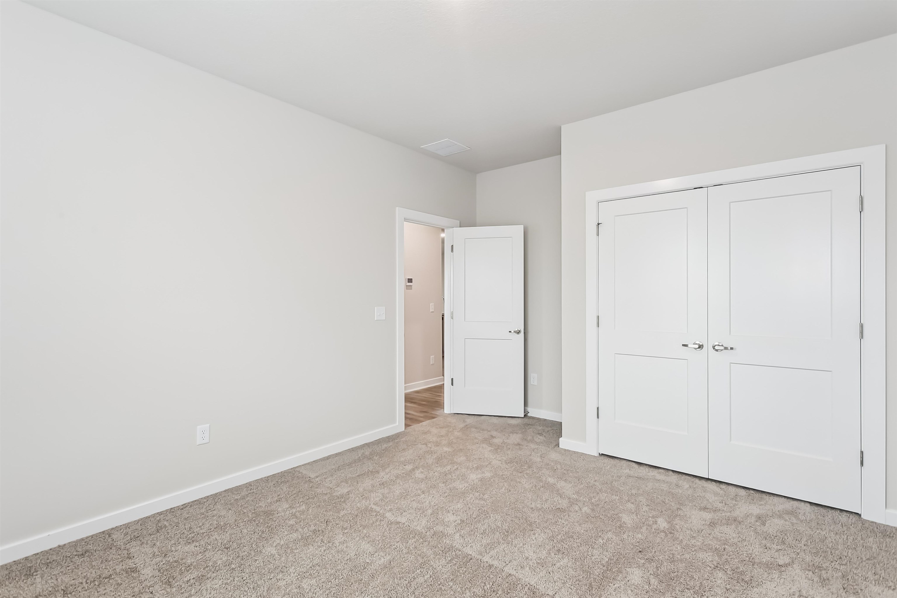1566 N Emerald Valley Drive Mulvane KS 67110