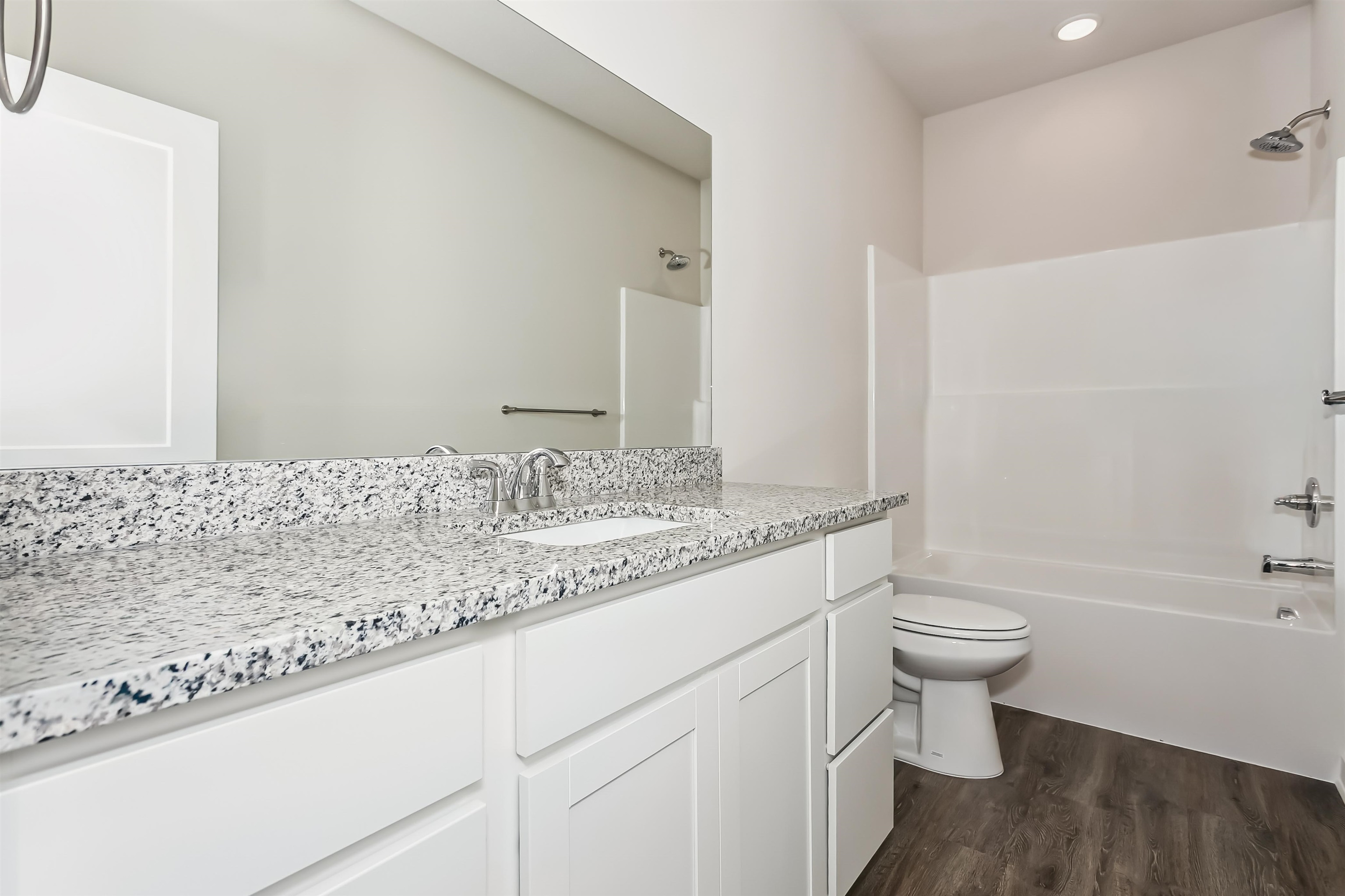 1566 N Emerald Valley Drive Mulvane KS 67110