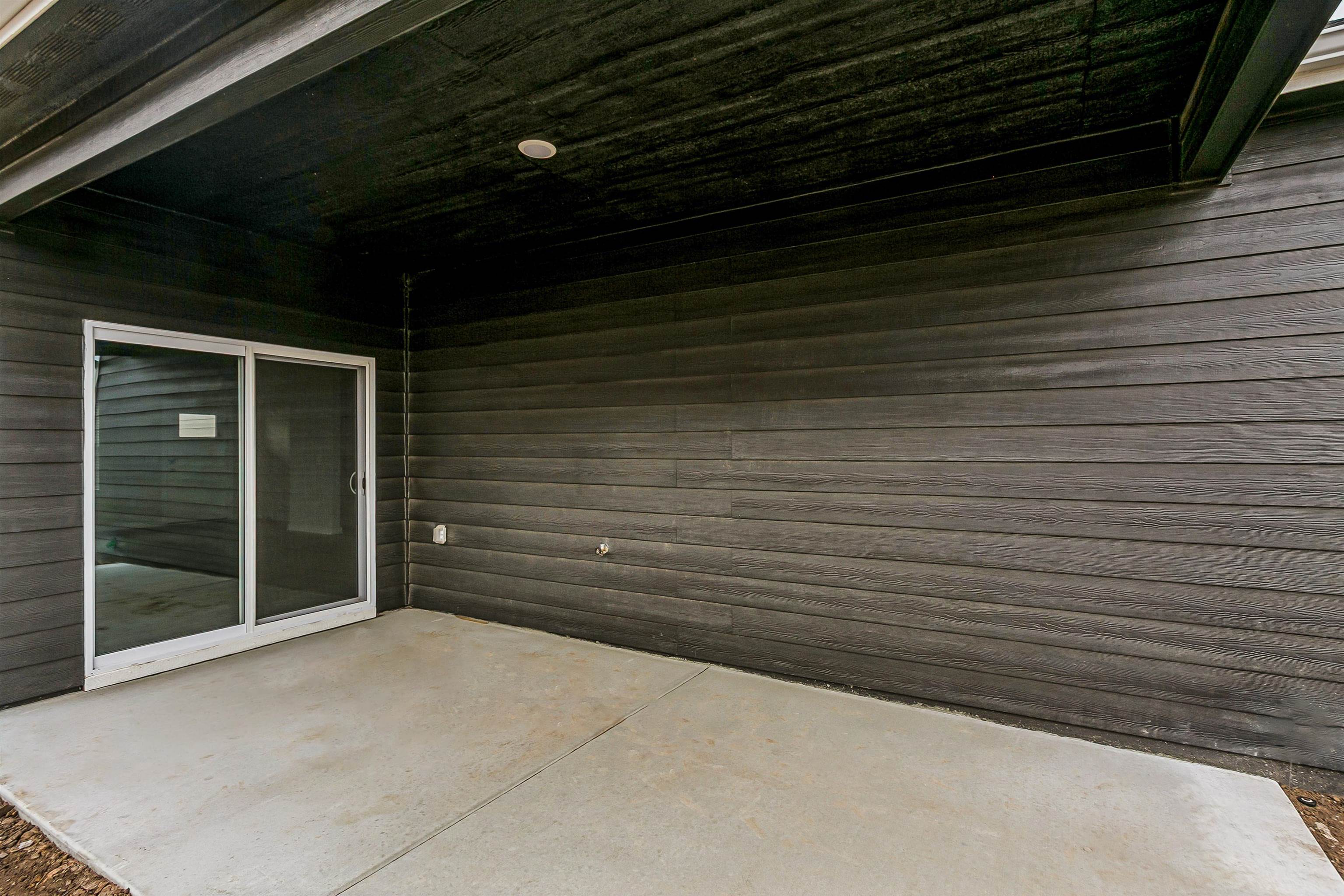1566 N Emerald Valley Drive Mulvane KS 67110
