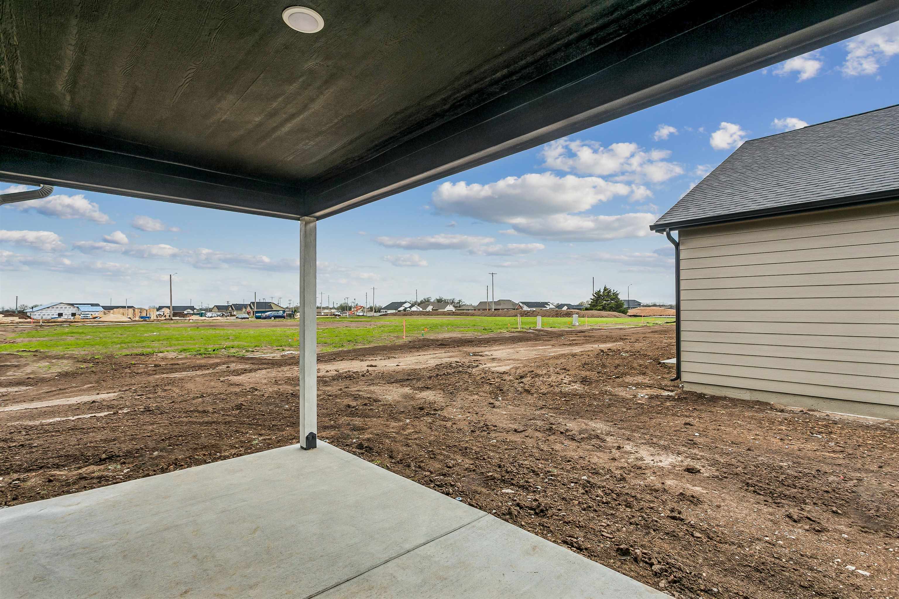 1566 N Emerald Valley Drive Mulvane KS 67110