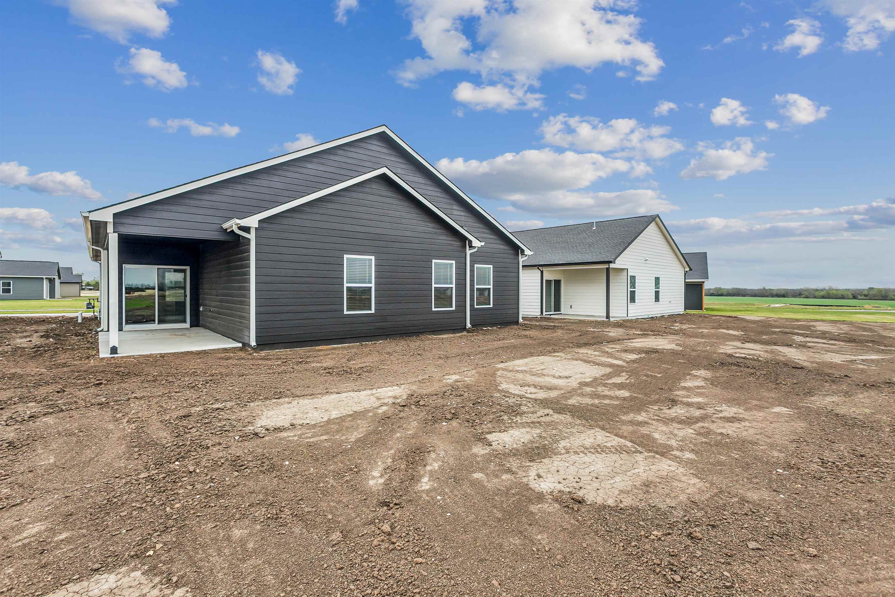 1566 N Emerald Valley Drive Mulvane KS 67110
