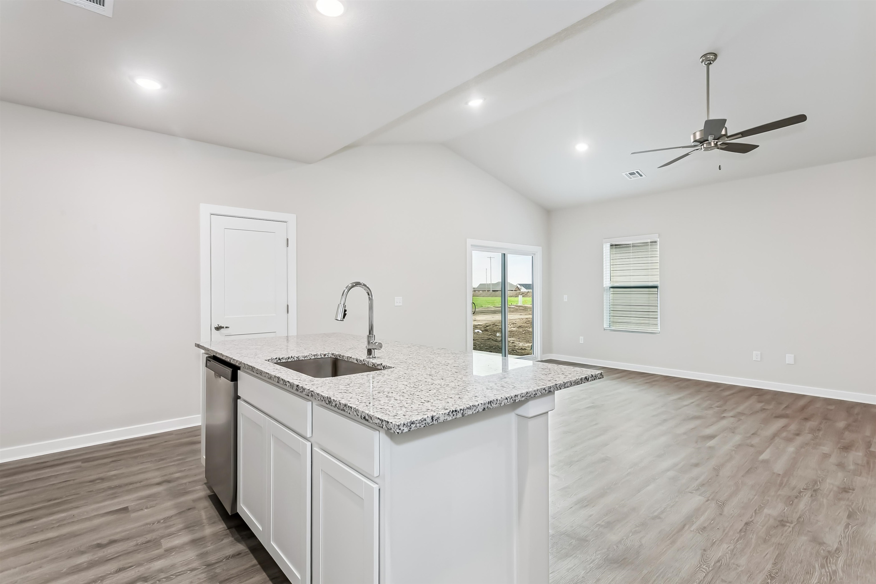1566 N Emerald Valley Drive Mulvane KS 67110