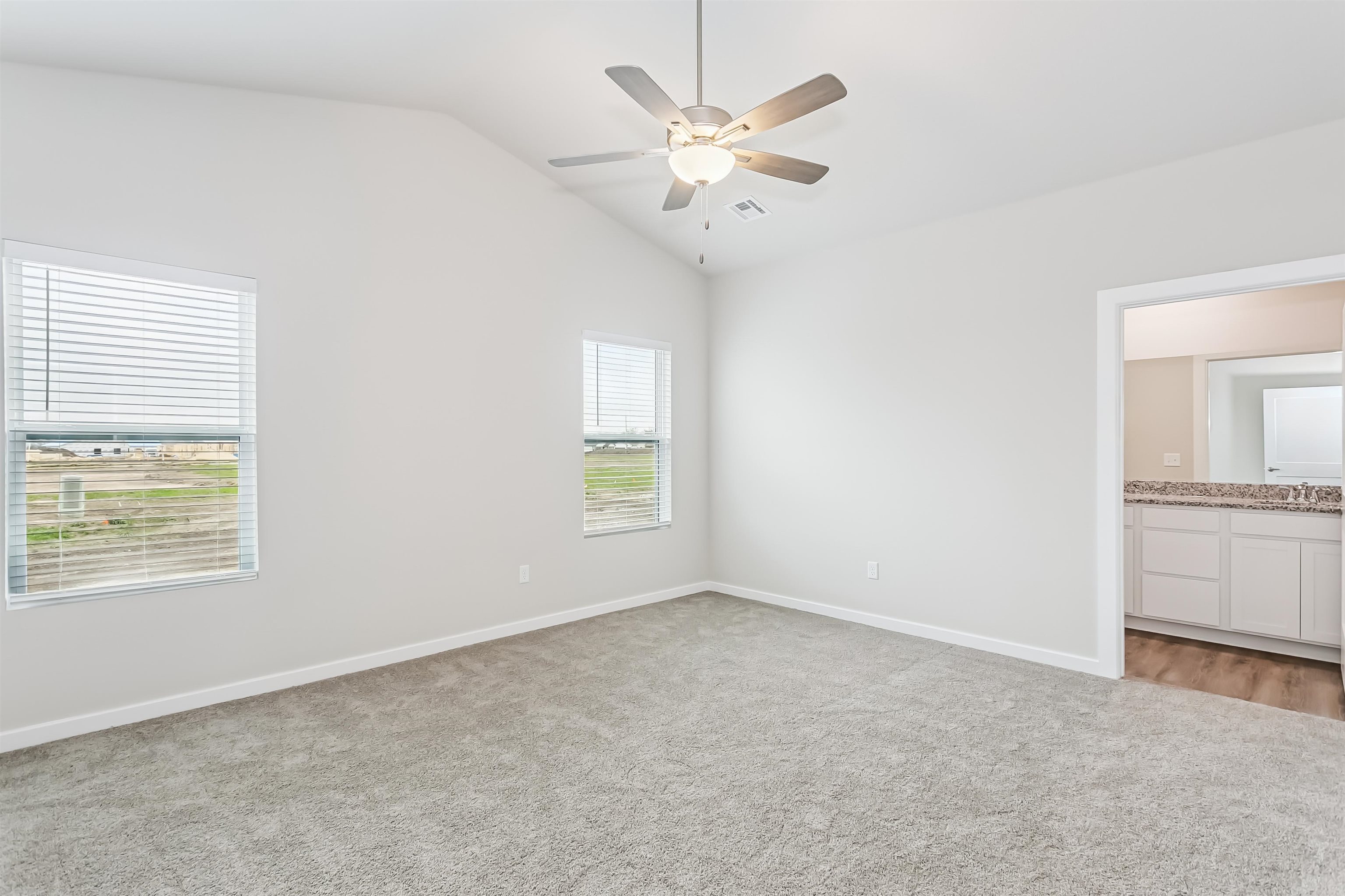 1566 N Emerald Valley Drive Mulvane KS 67110