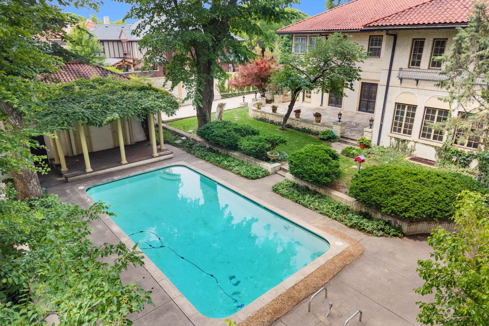 334 N Crestway Wichita KS 67208