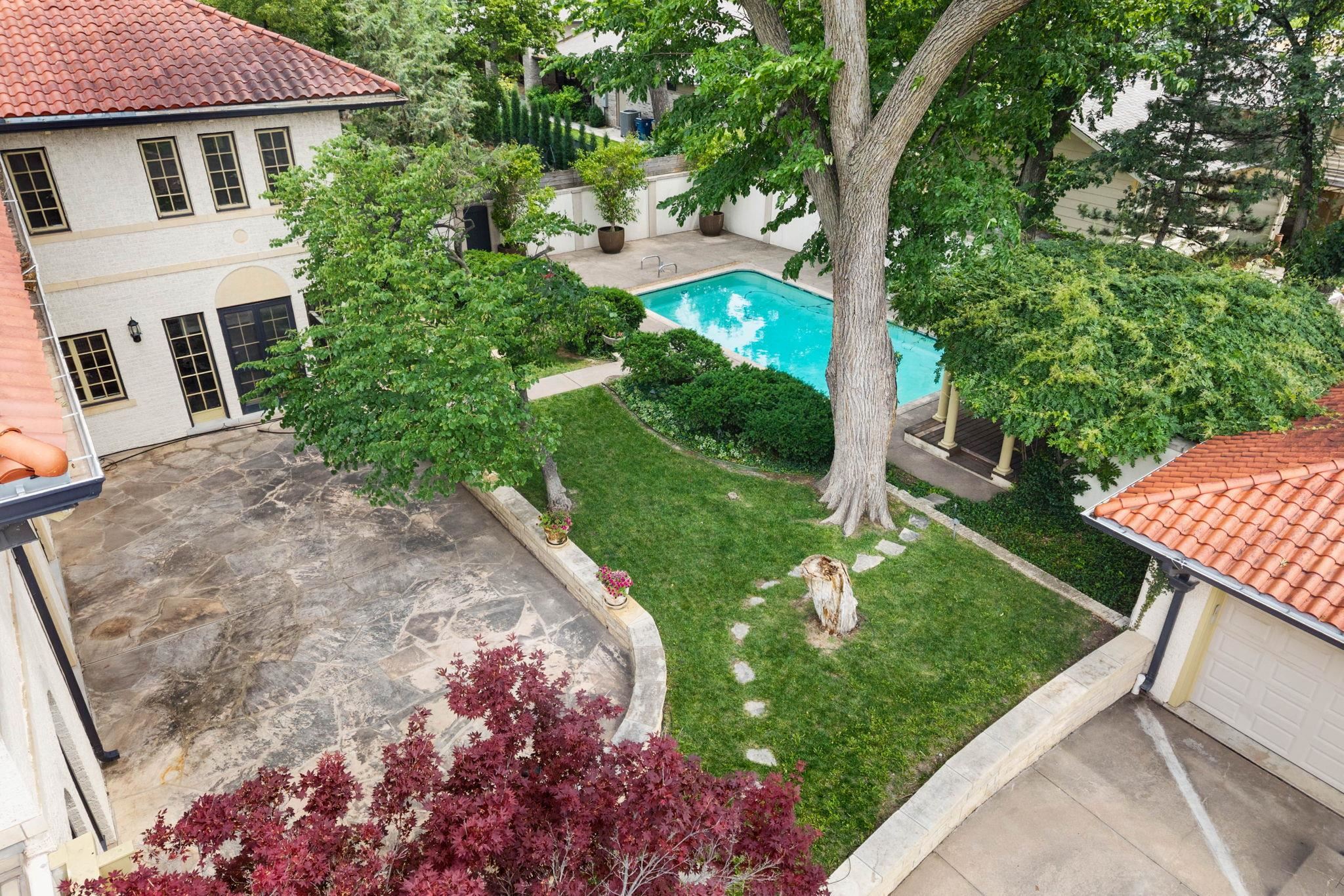 334 N Crestway Wichita KS 67208