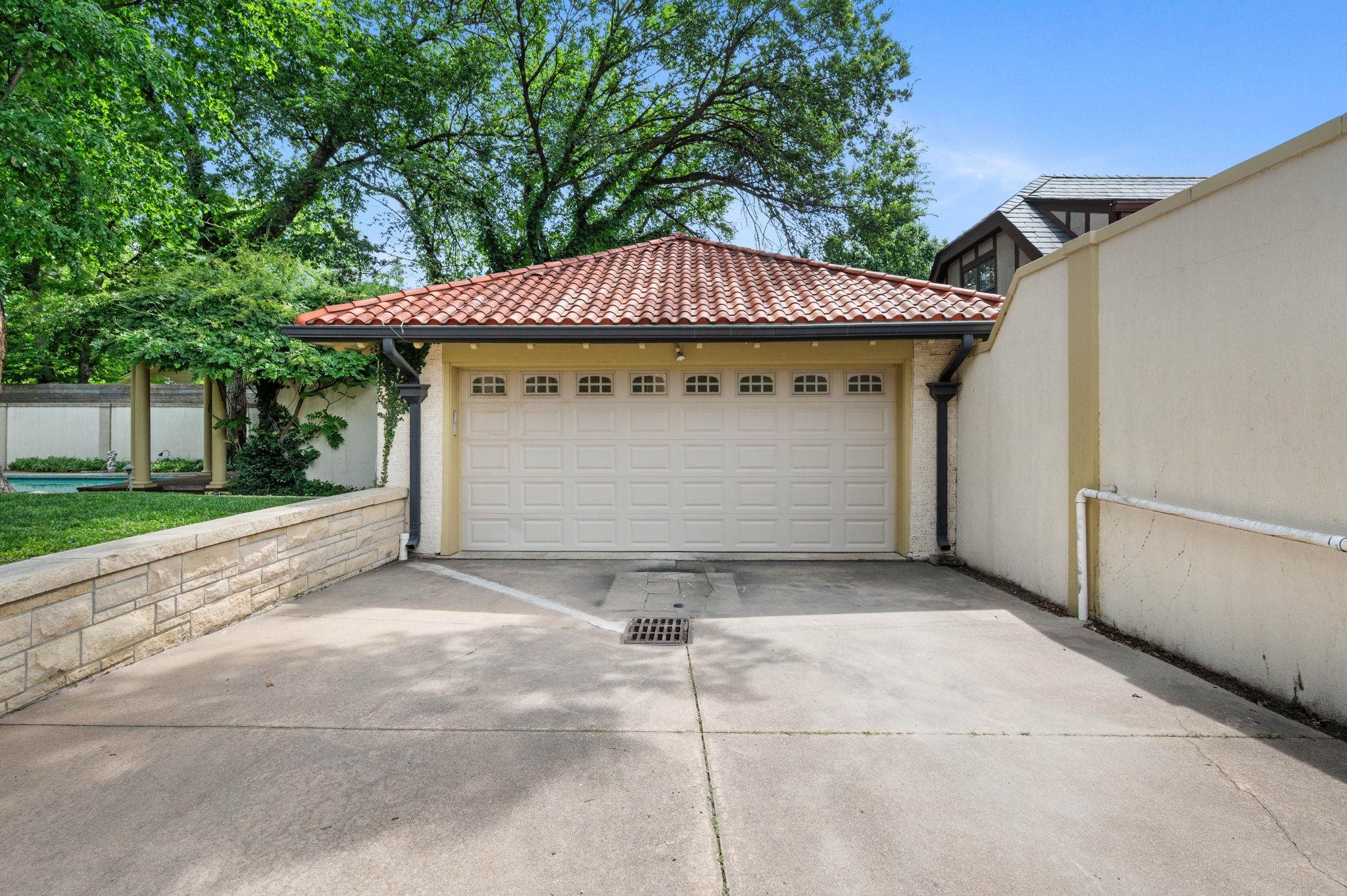 334 N Crestway Wichita KS 67208