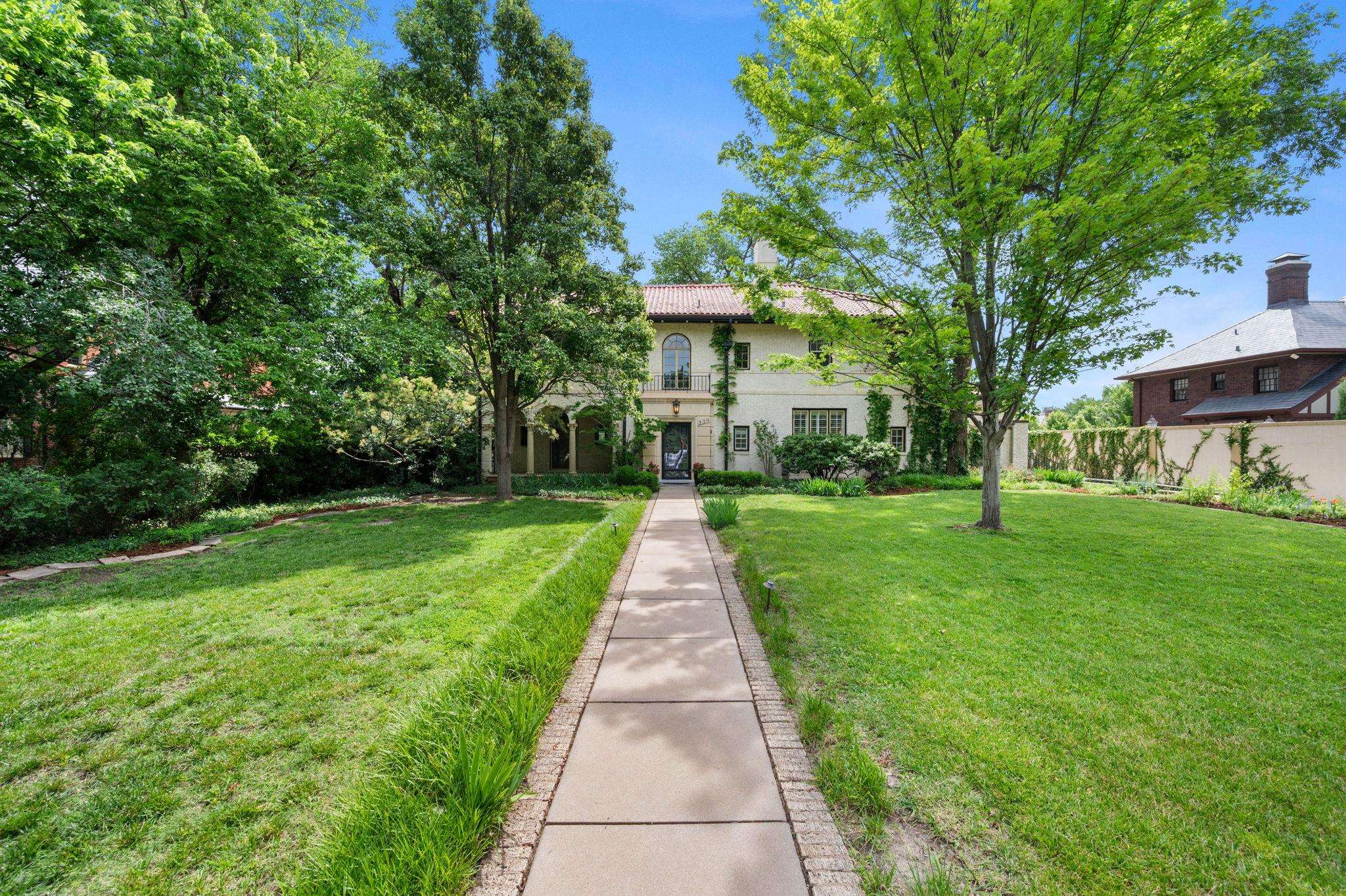 334 N Crestway Wichita KS 67208
