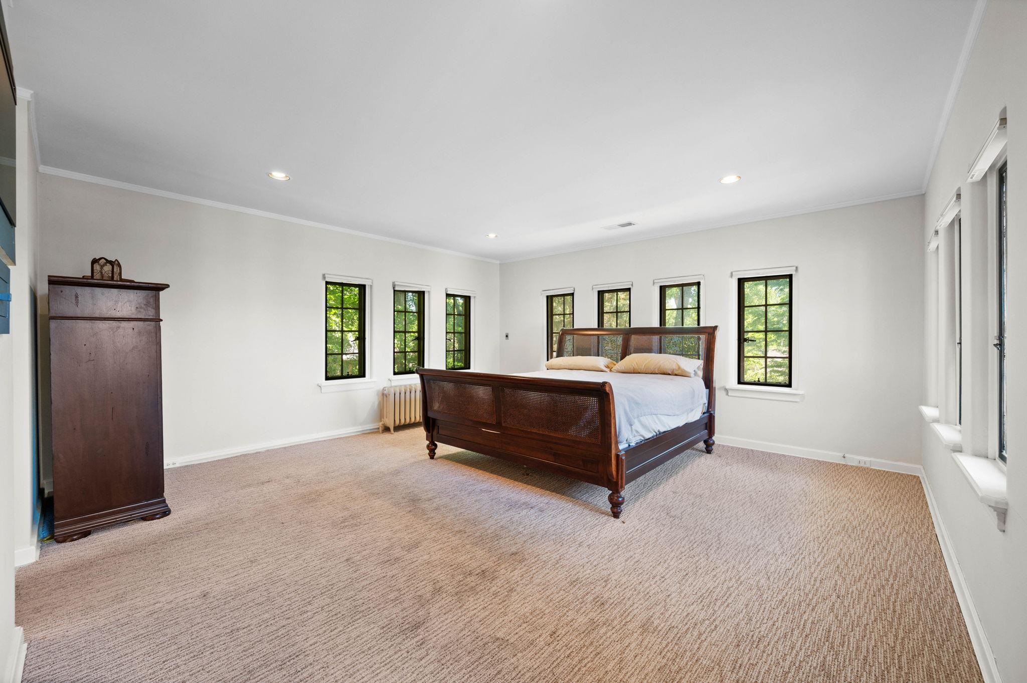 334 N Crestway Wichita KS 67208