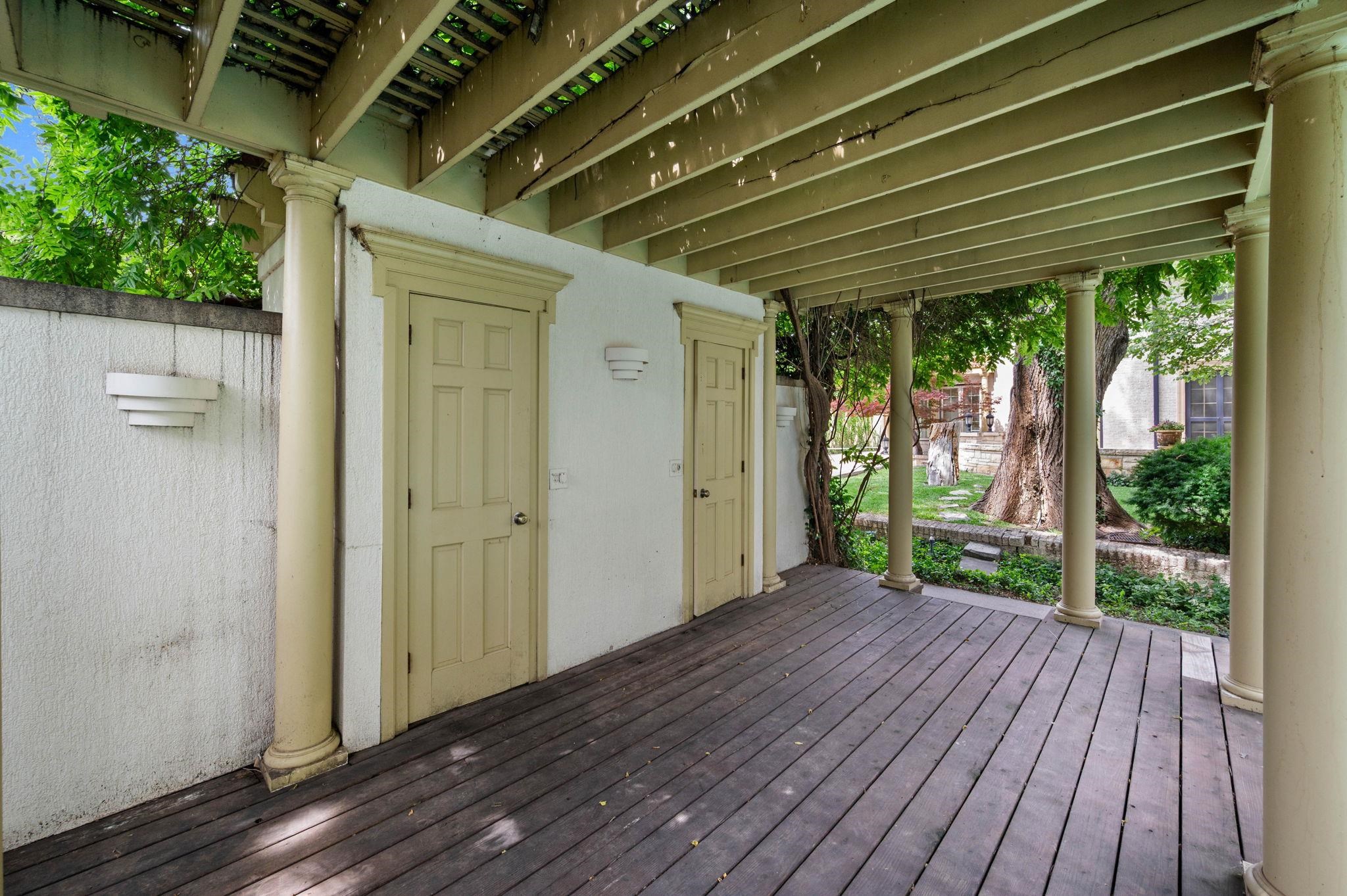 334 N Crestway Wichita KS 67208