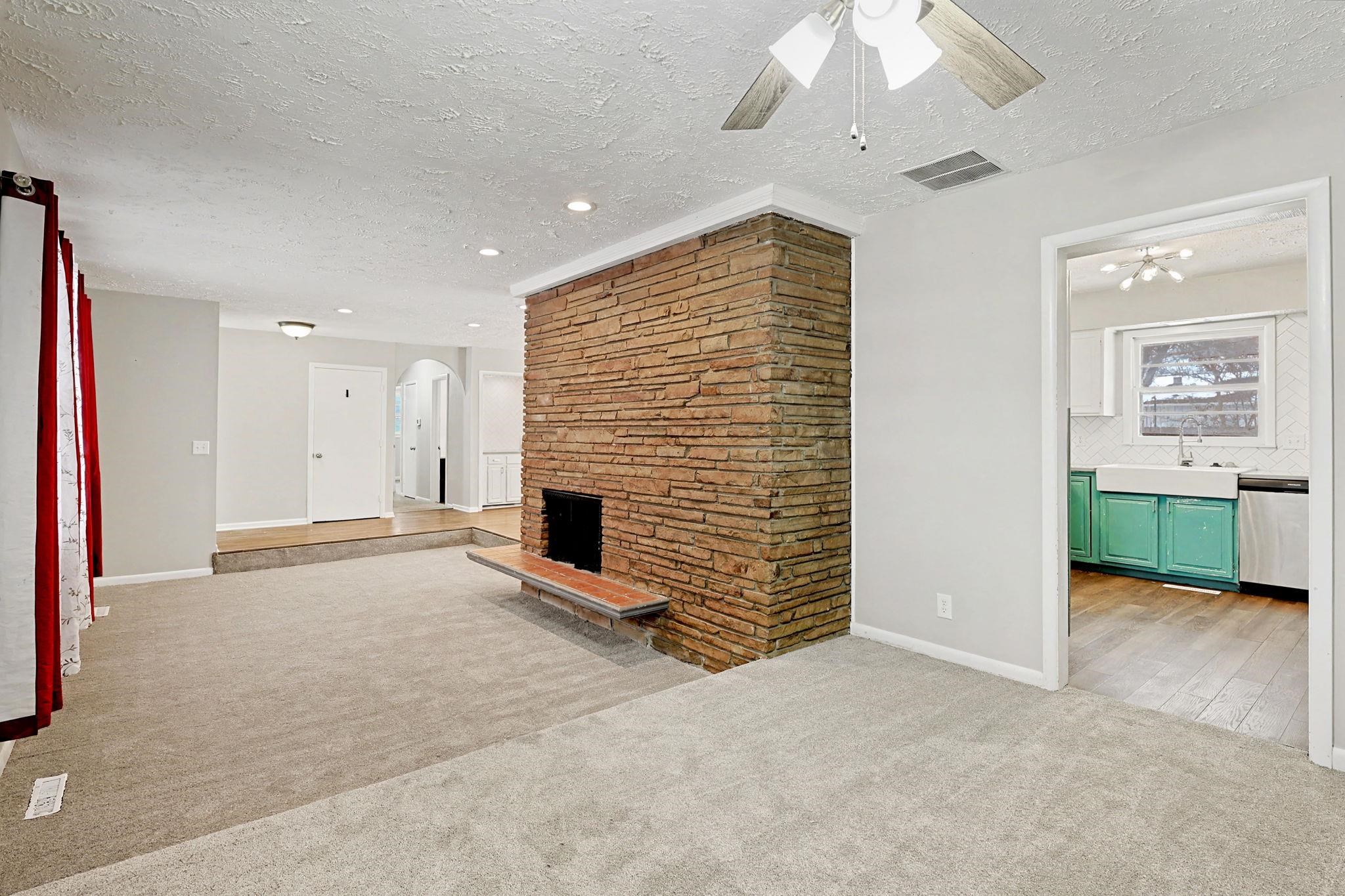 526 E Park Lane Street Derby KS 67037