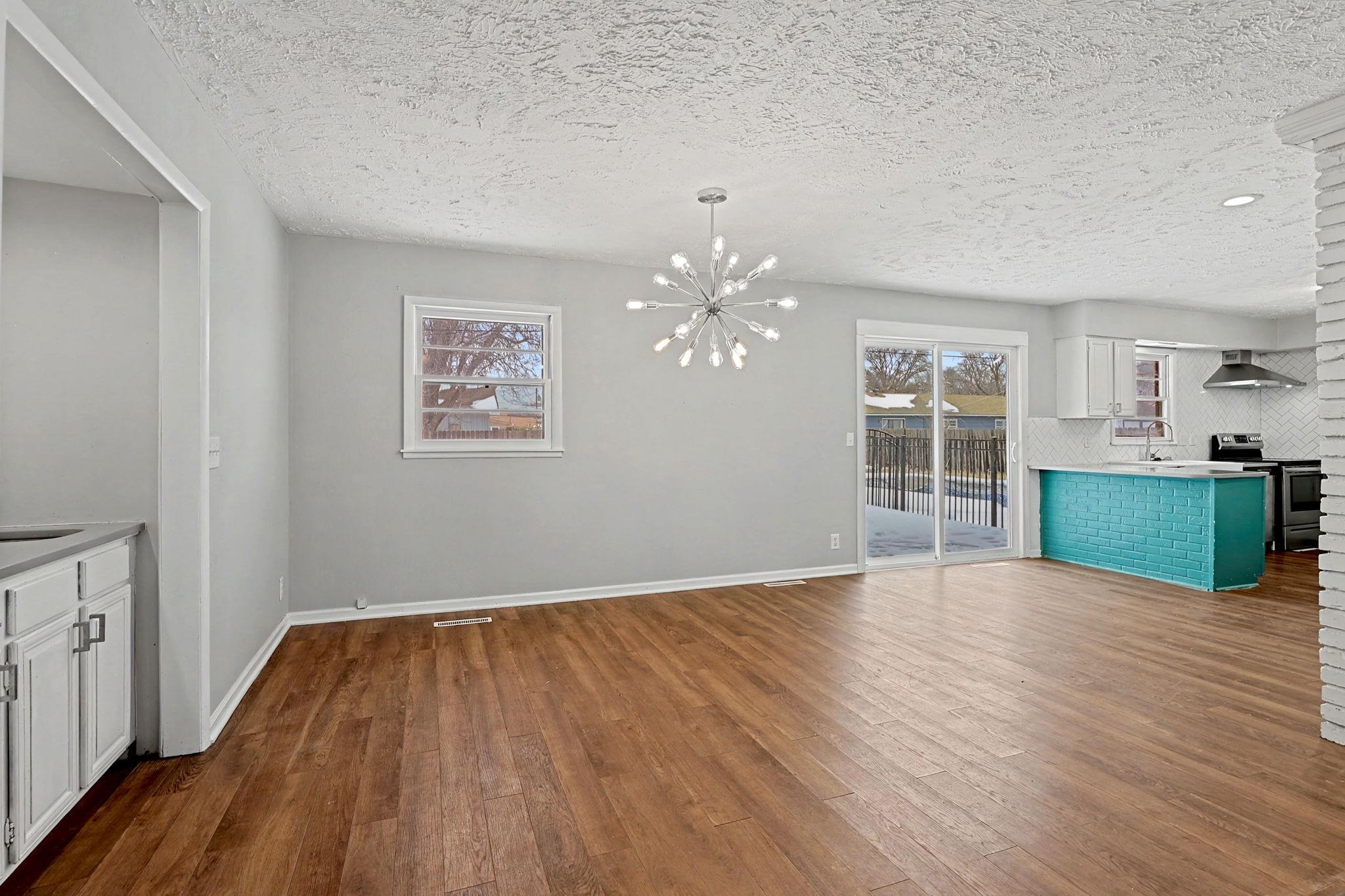 526 E Park Lane Street Derby KS 67037