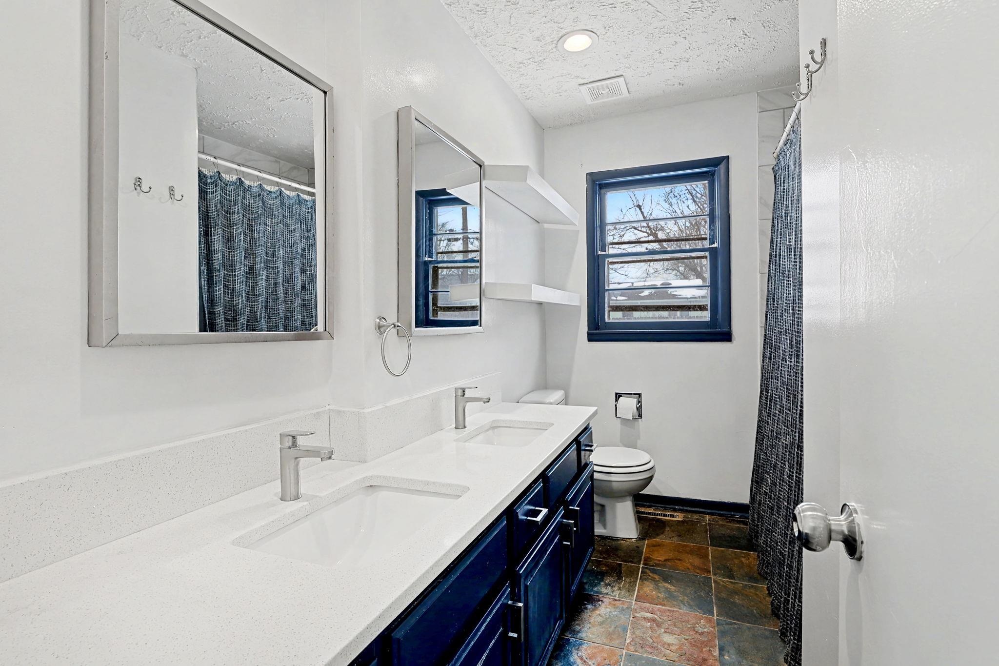 526 E Park Lane Street Derby KS 67037