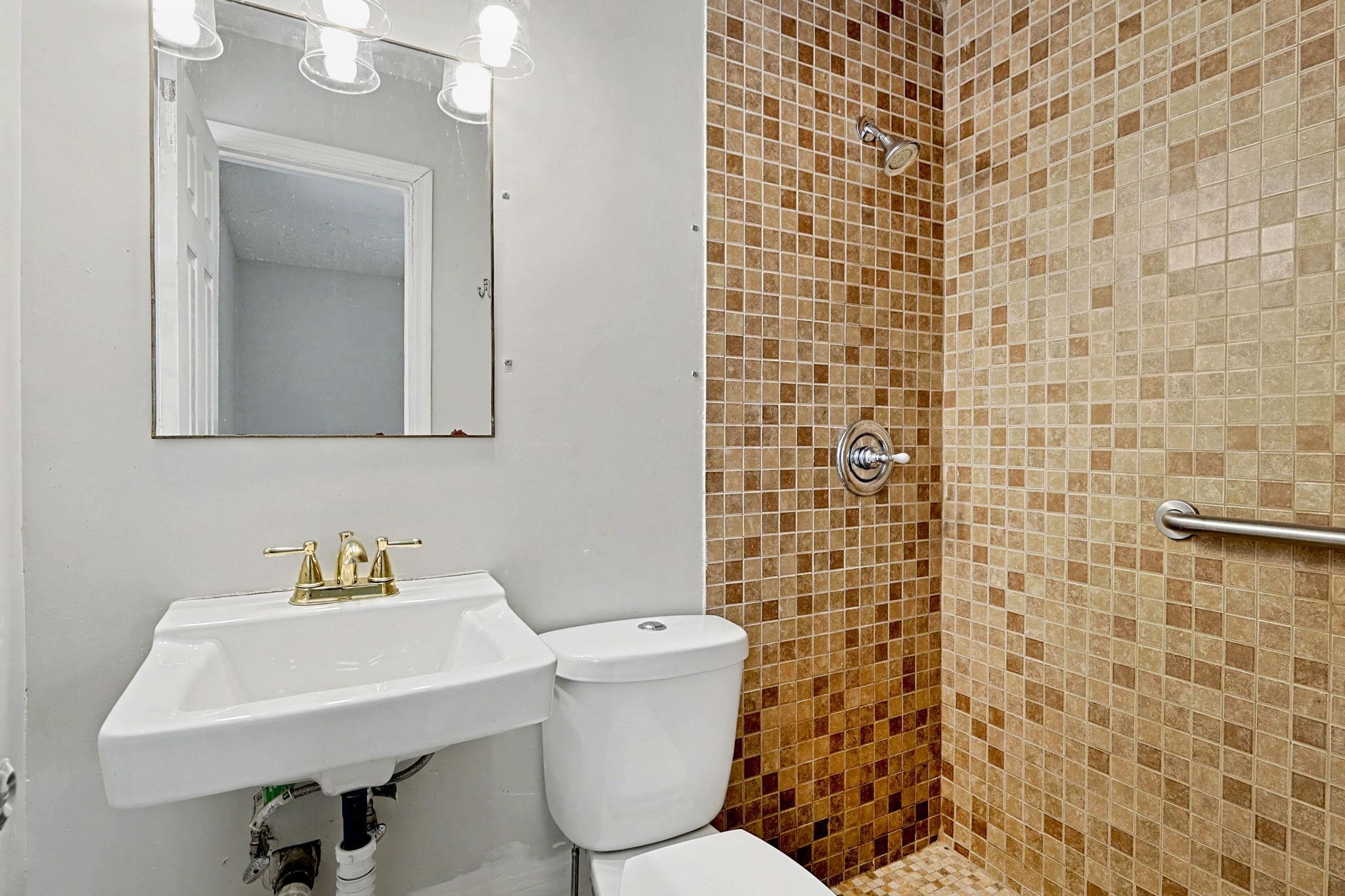 526 E Park Lane Street Derby KS 67037