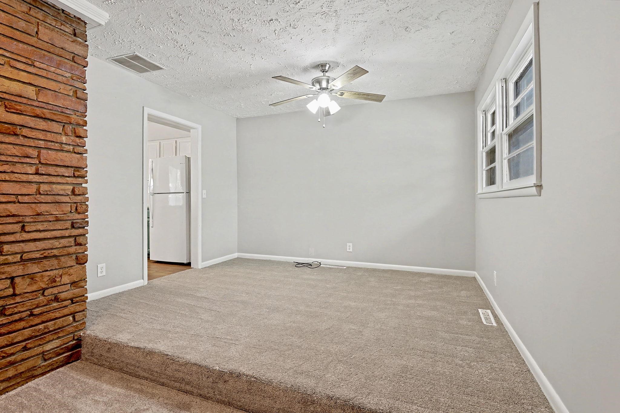 526 E Park Lane Street Derby KS 67037