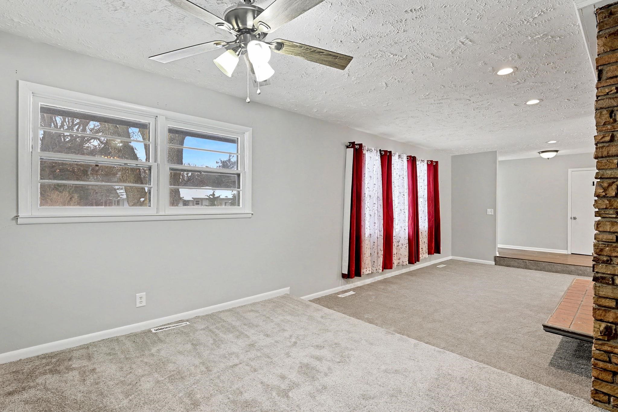 526 E Park Lane Street Derby KS 67037