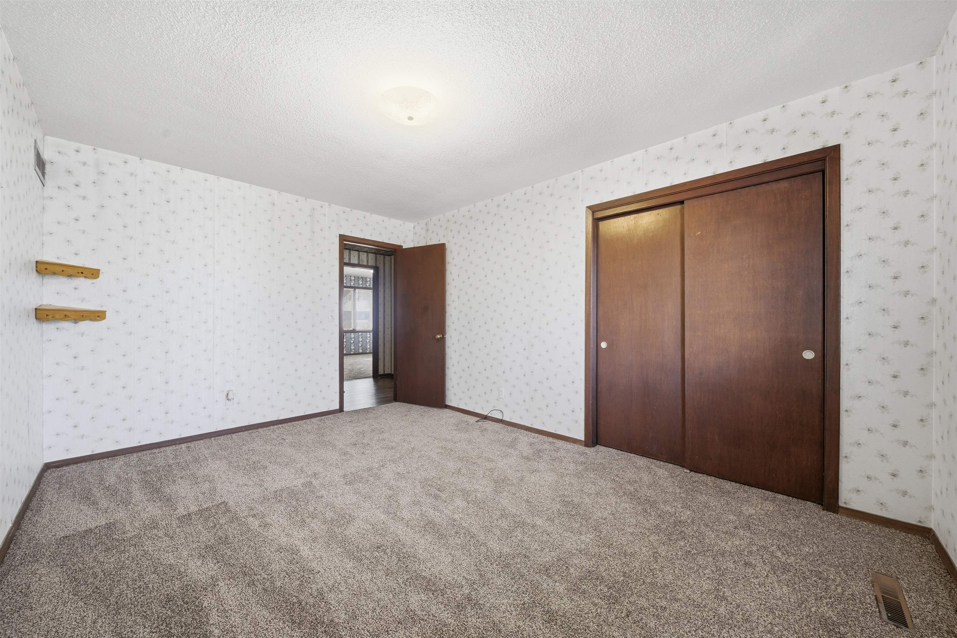 209 W Garnett Court Garden Plain KS 67050