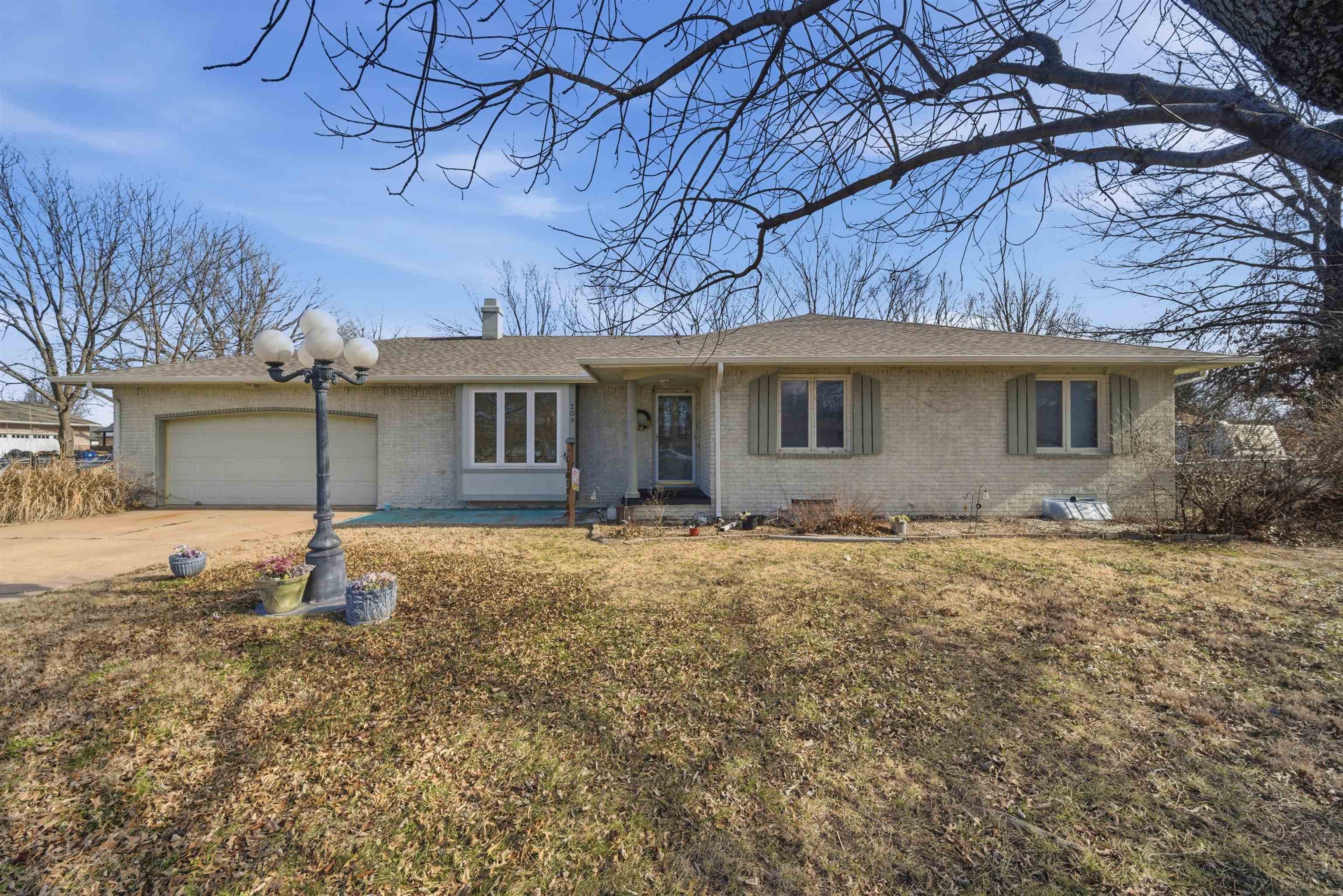 209 W Garnett Court Garden Plain KS 67050