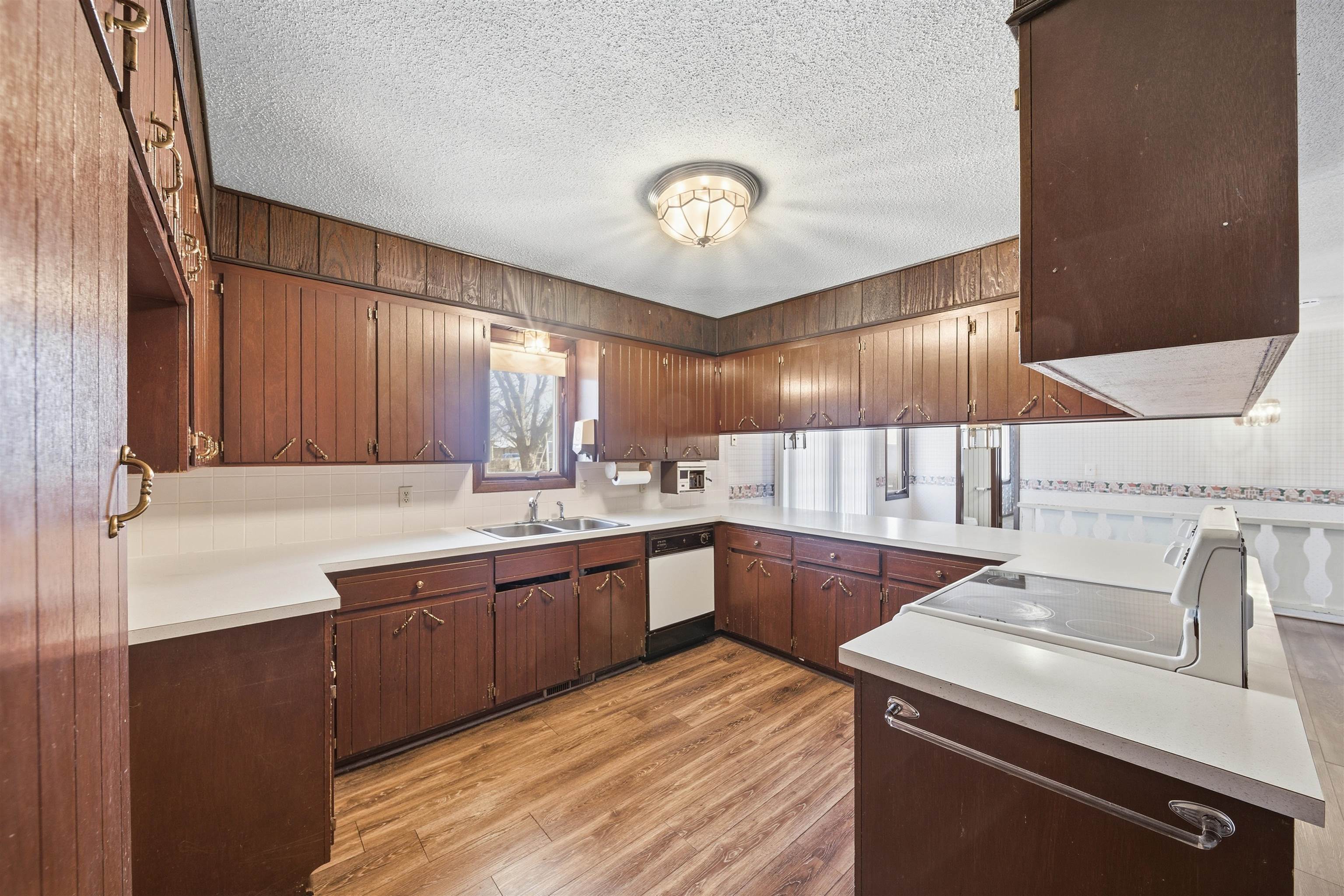 209 W Garnett Court Garden Plain KS 67050