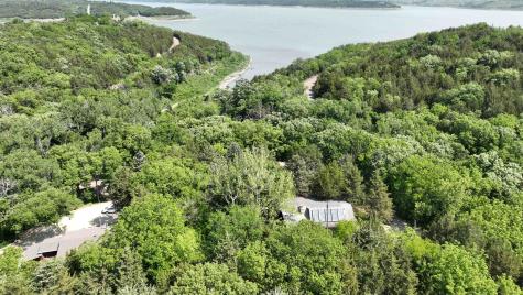 7086 Mill Cove Drive Manhattan KS 66503