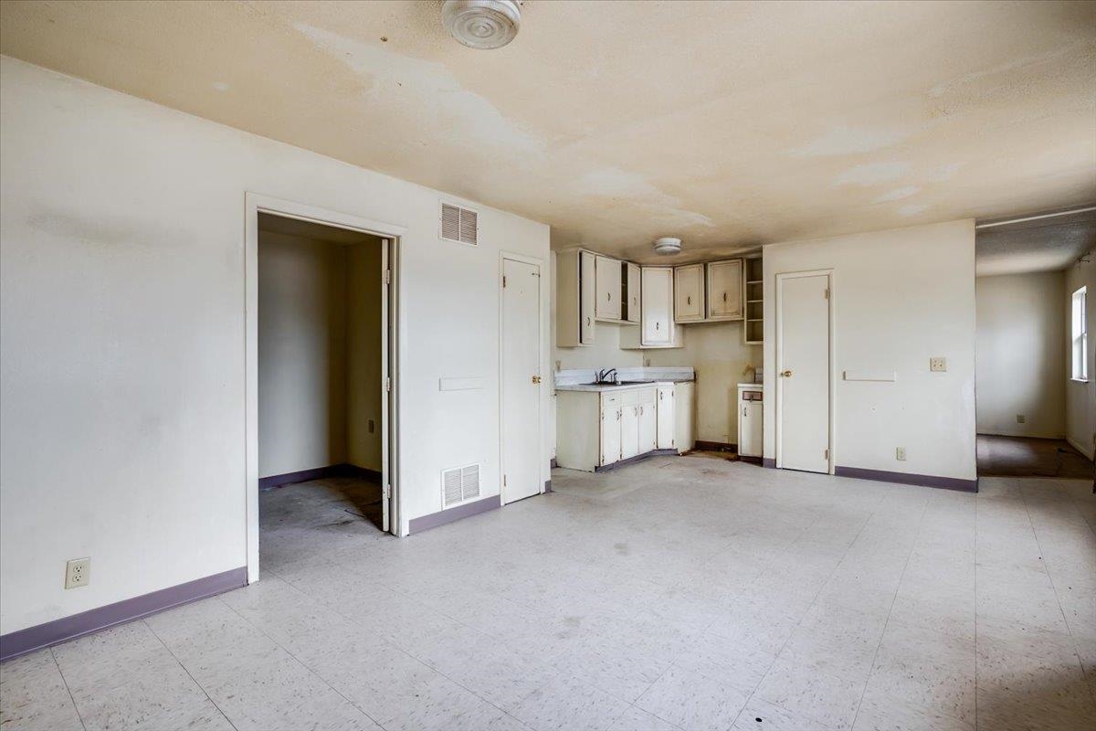 1516 E Del Mar Wichita KS 67216