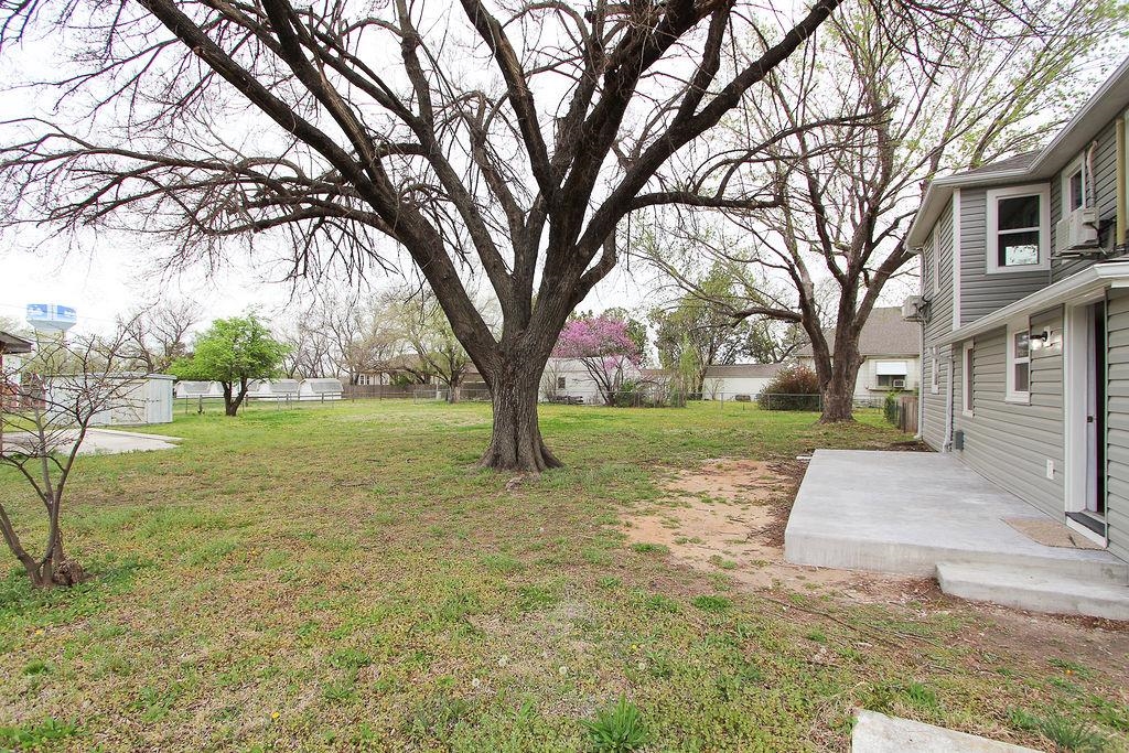 1203 N High Street Newton KS 67114