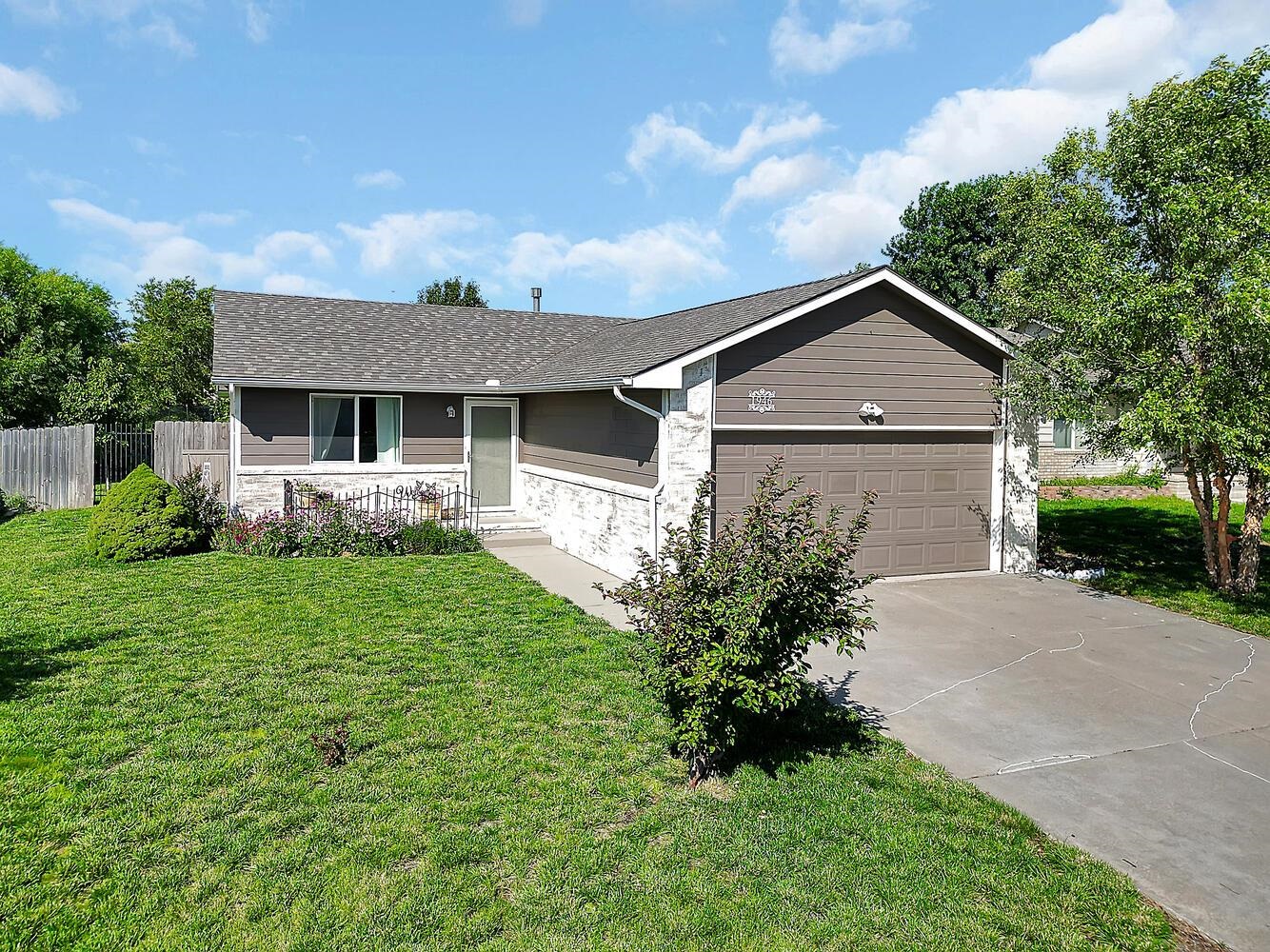 1946 N Mcrae Drive Goddard KS 67052