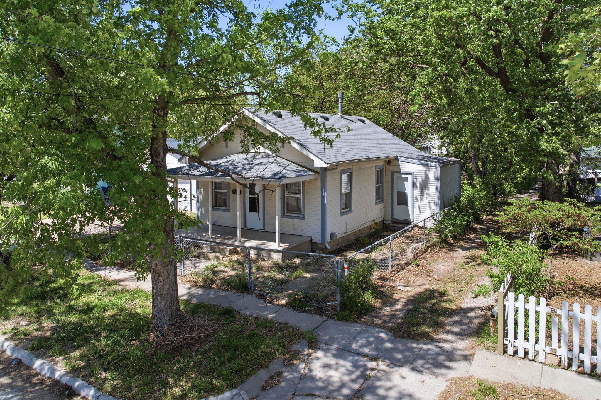2458 W 3rd Wichita KS 67203