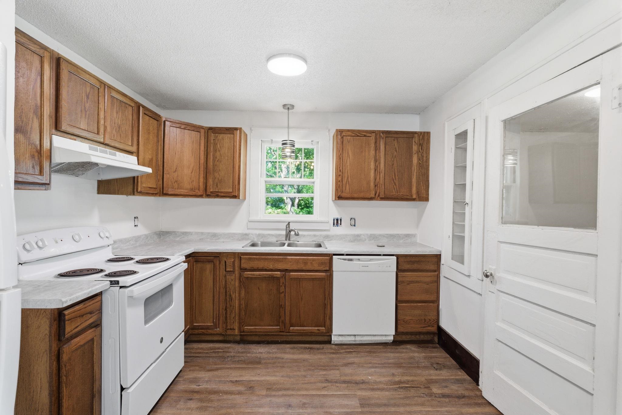 2458 W 3rd Wichita KS 67203