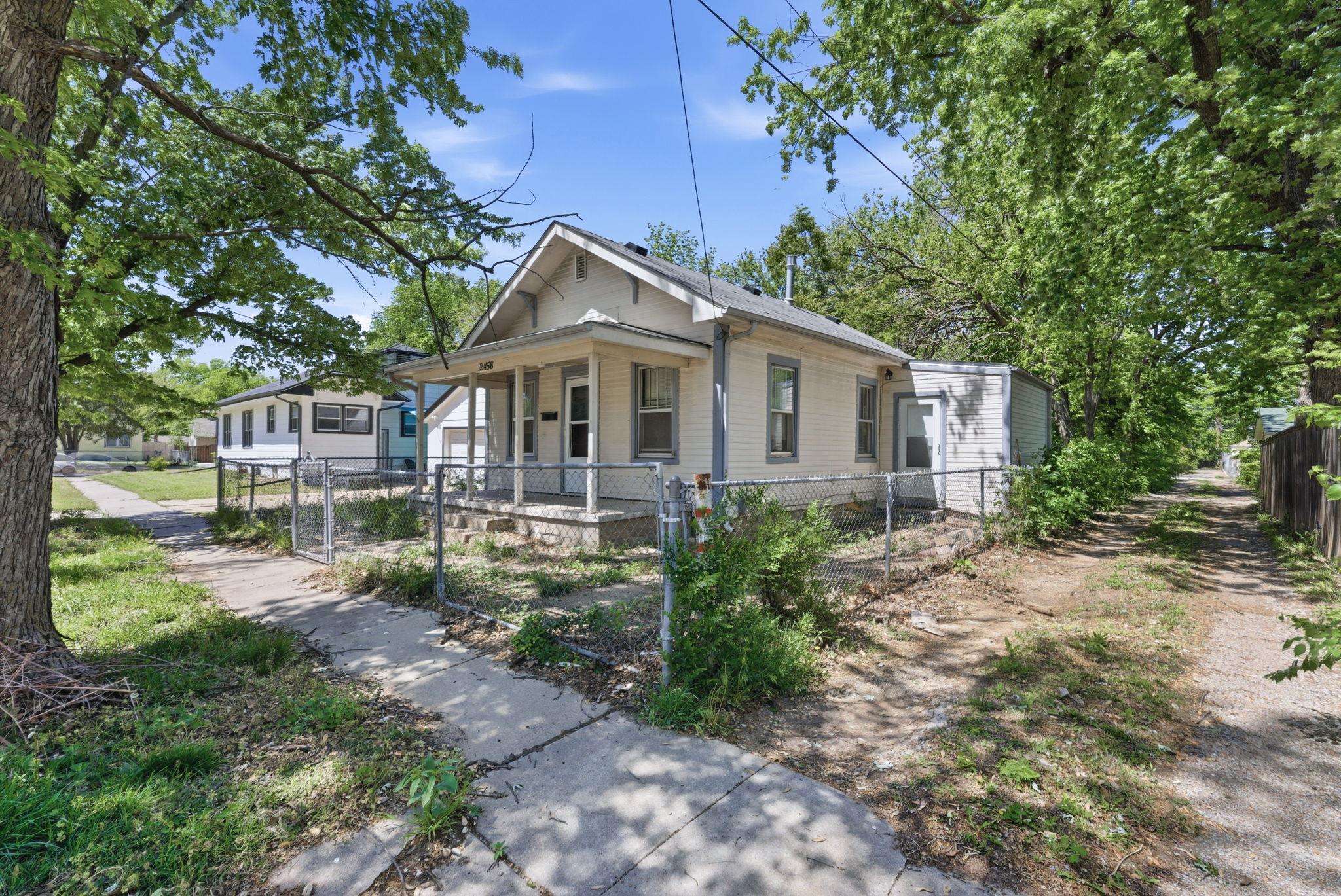 2458 W 3rd Wichita KS 67203