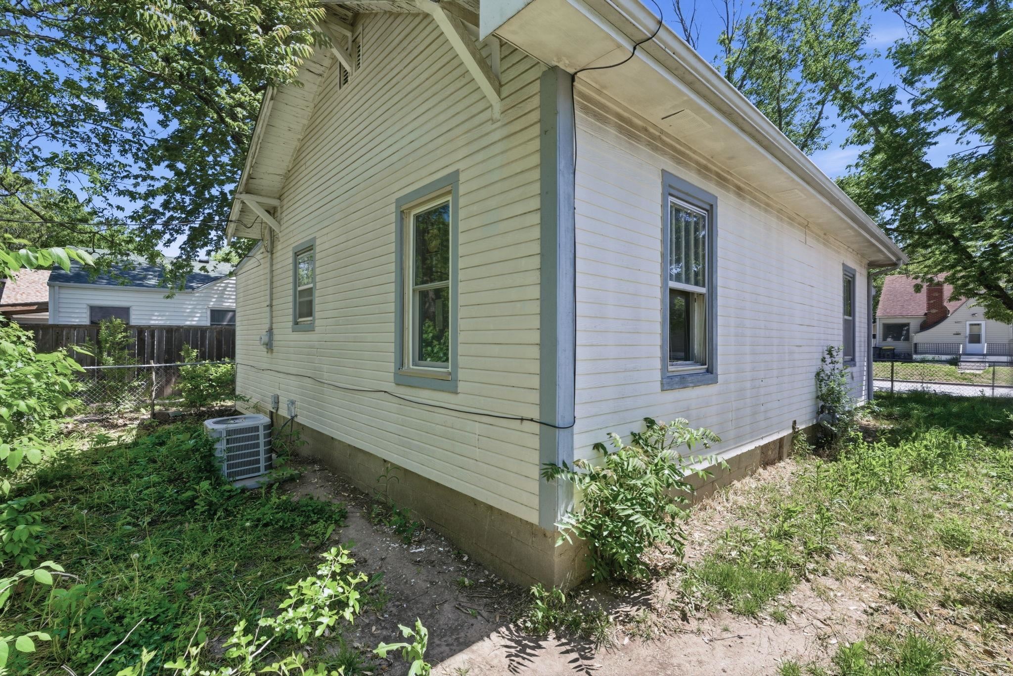 2458 W 3rd Wichita KS 67203
