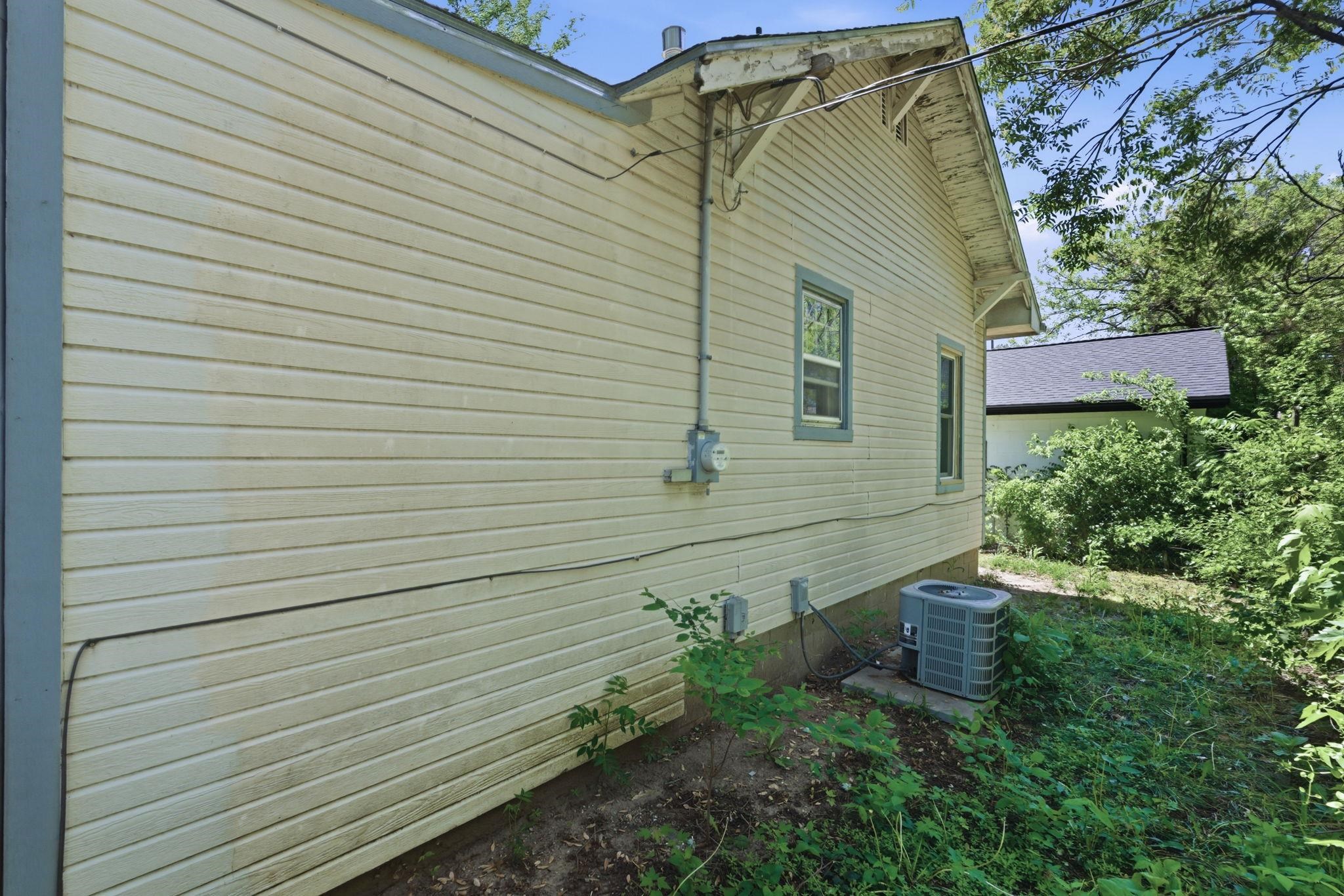 2458 W 3rd Wichita KS 67203