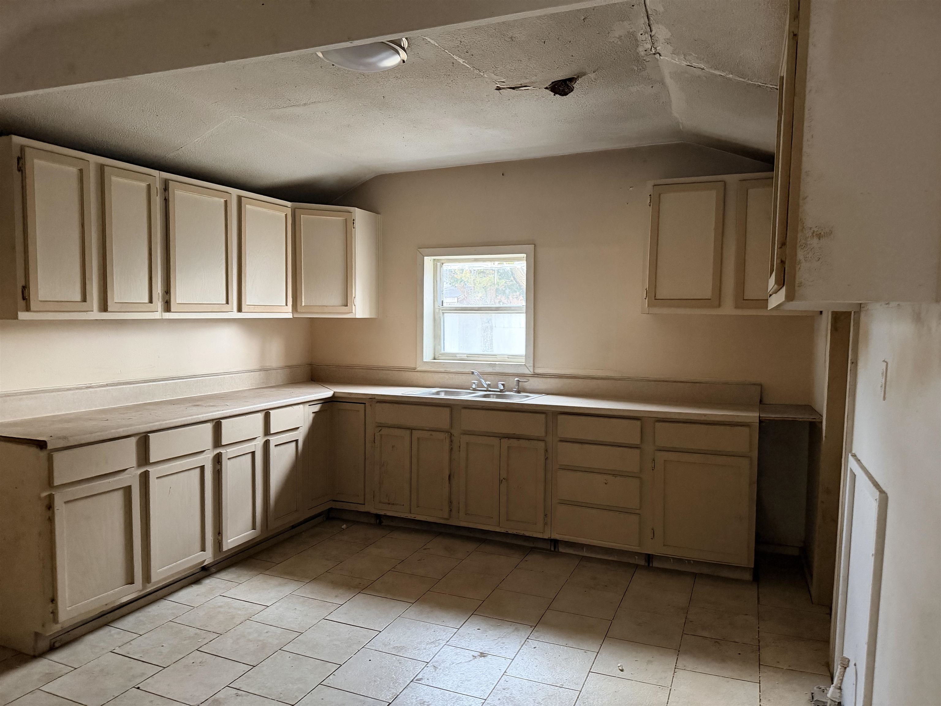 1951 S Everett Street Wichita KS 67213